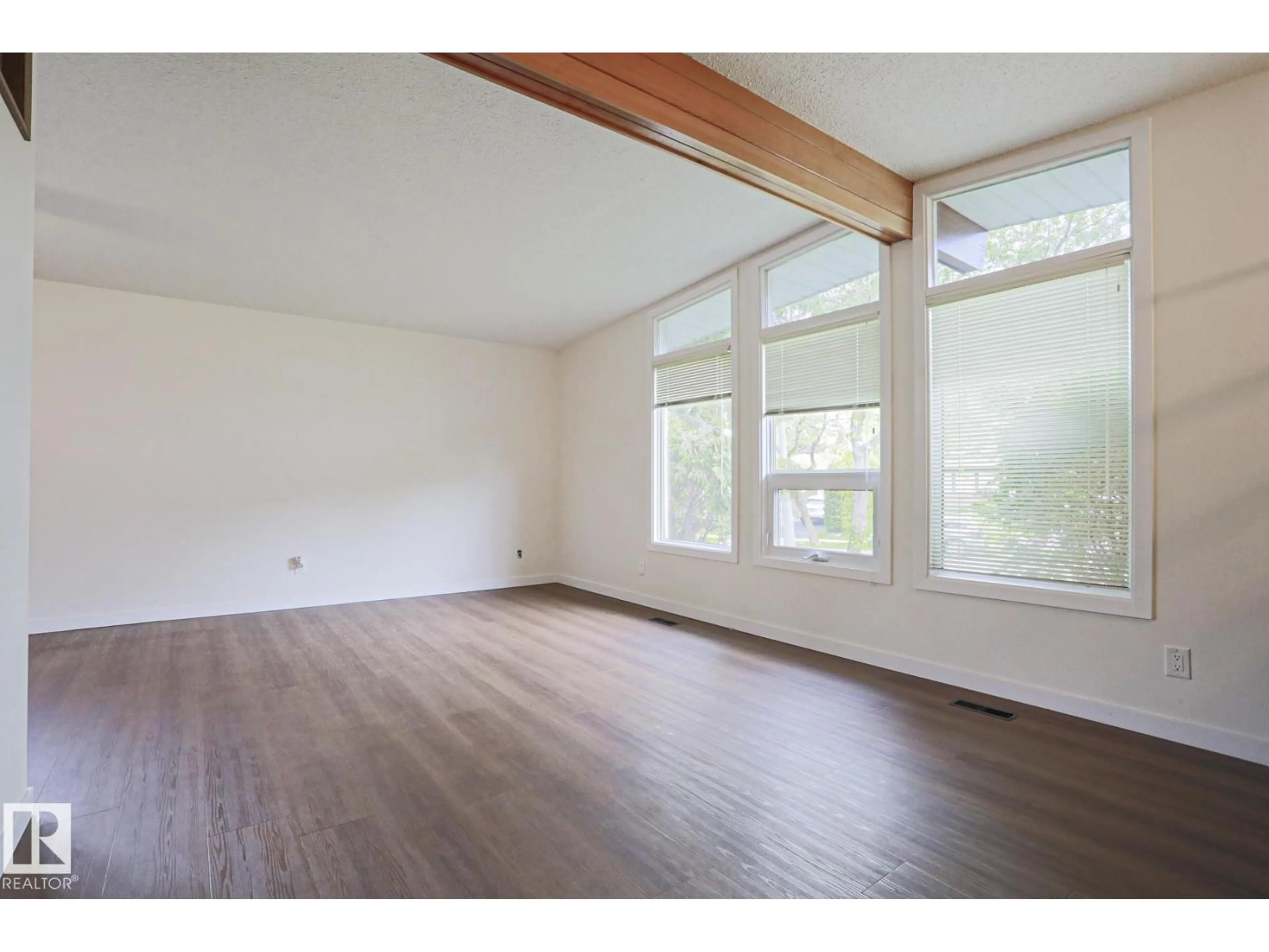 A pic of a room for 10 MURRAY CR, St. Albert Alberta T8N2E6