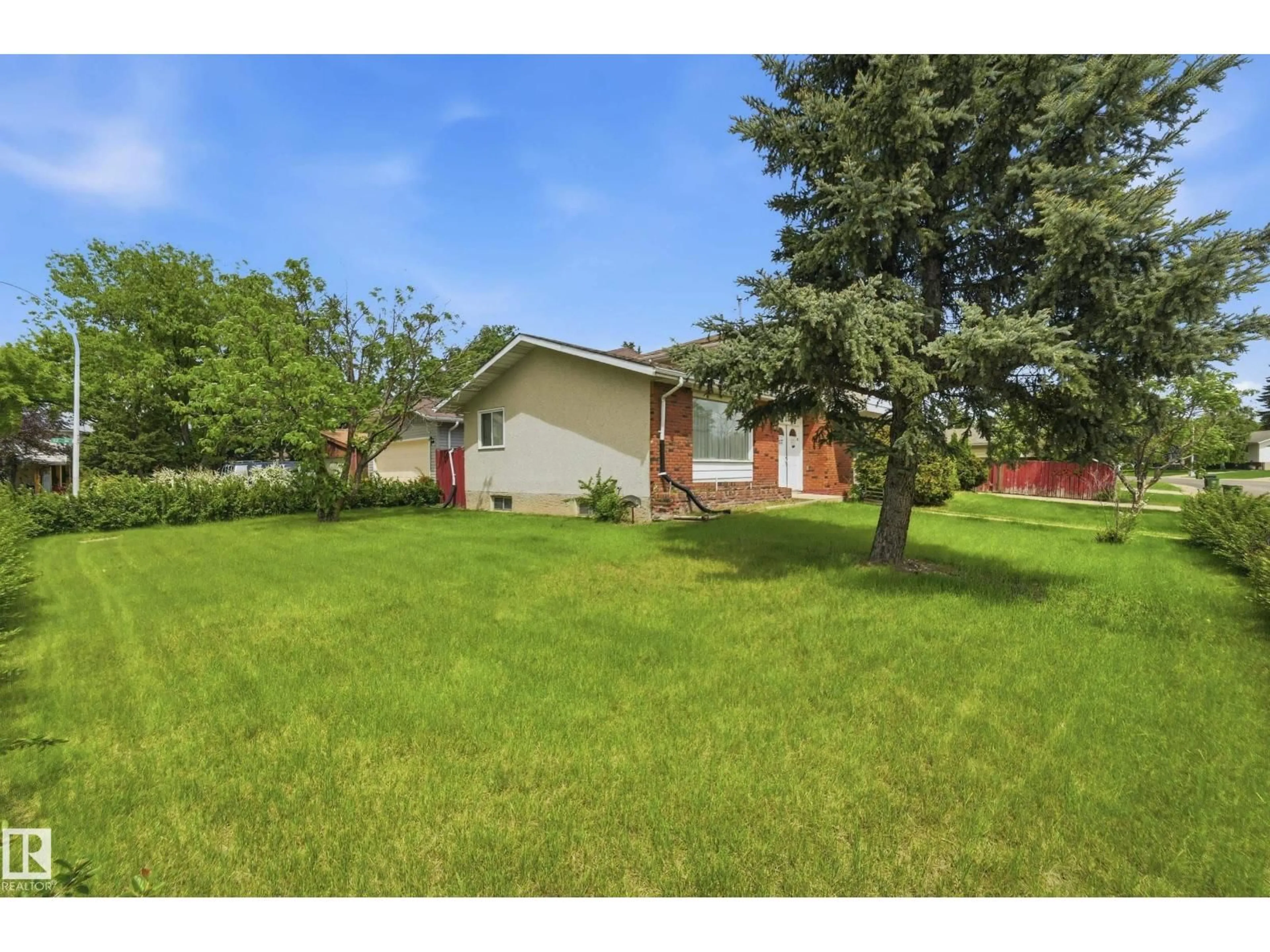 A pic from outside/outdoor area/front of a property/back of a property/a pic from drone, street for 2169 78 ST, Edmonton Alberta T6K2E4