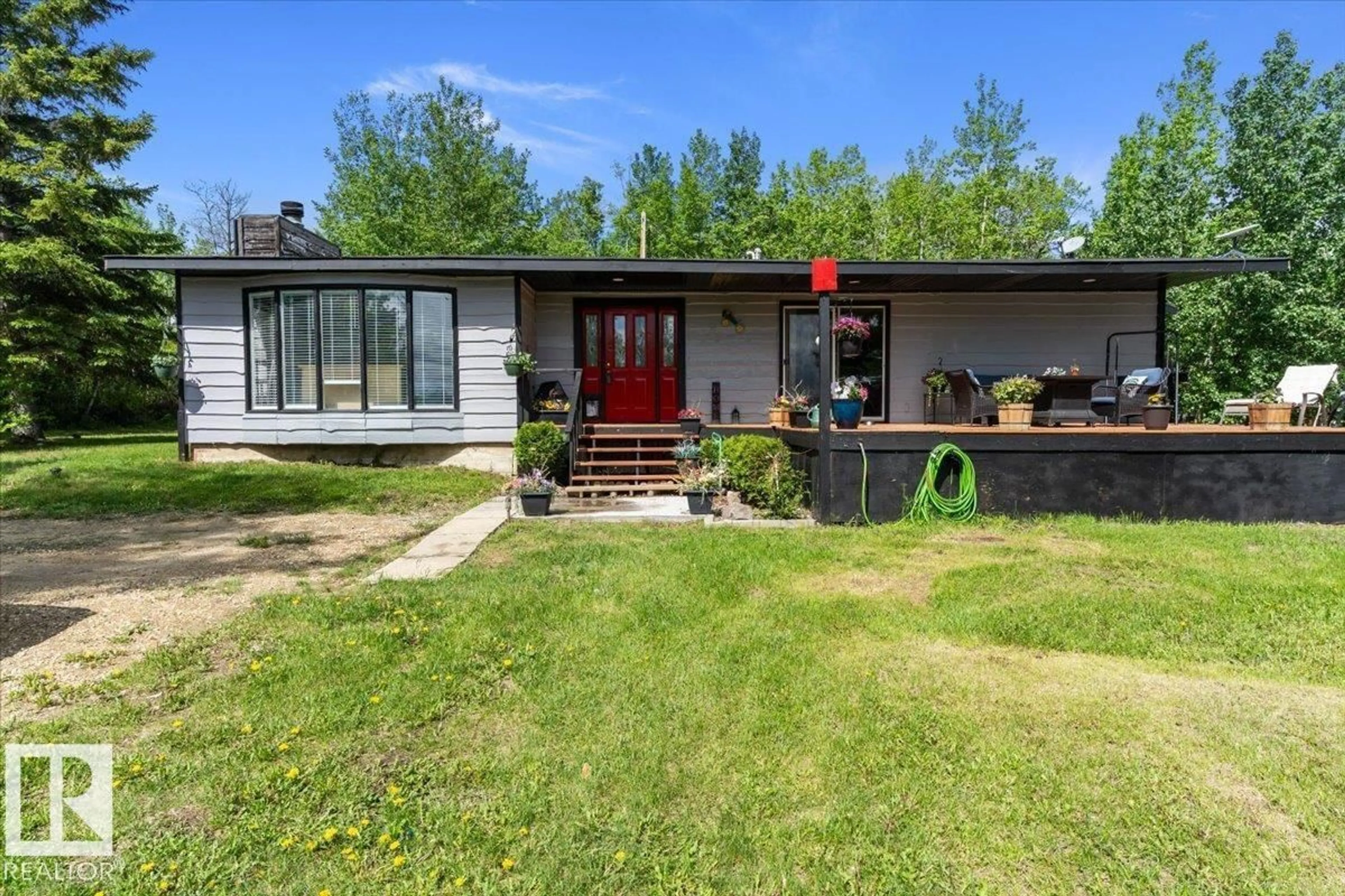 A pic from outside/outdoor area/front of a property/back of a property/a pic from drone, street for 52303 RANGE ROAD 192, Rural Beaver County Alberta T0B4J5