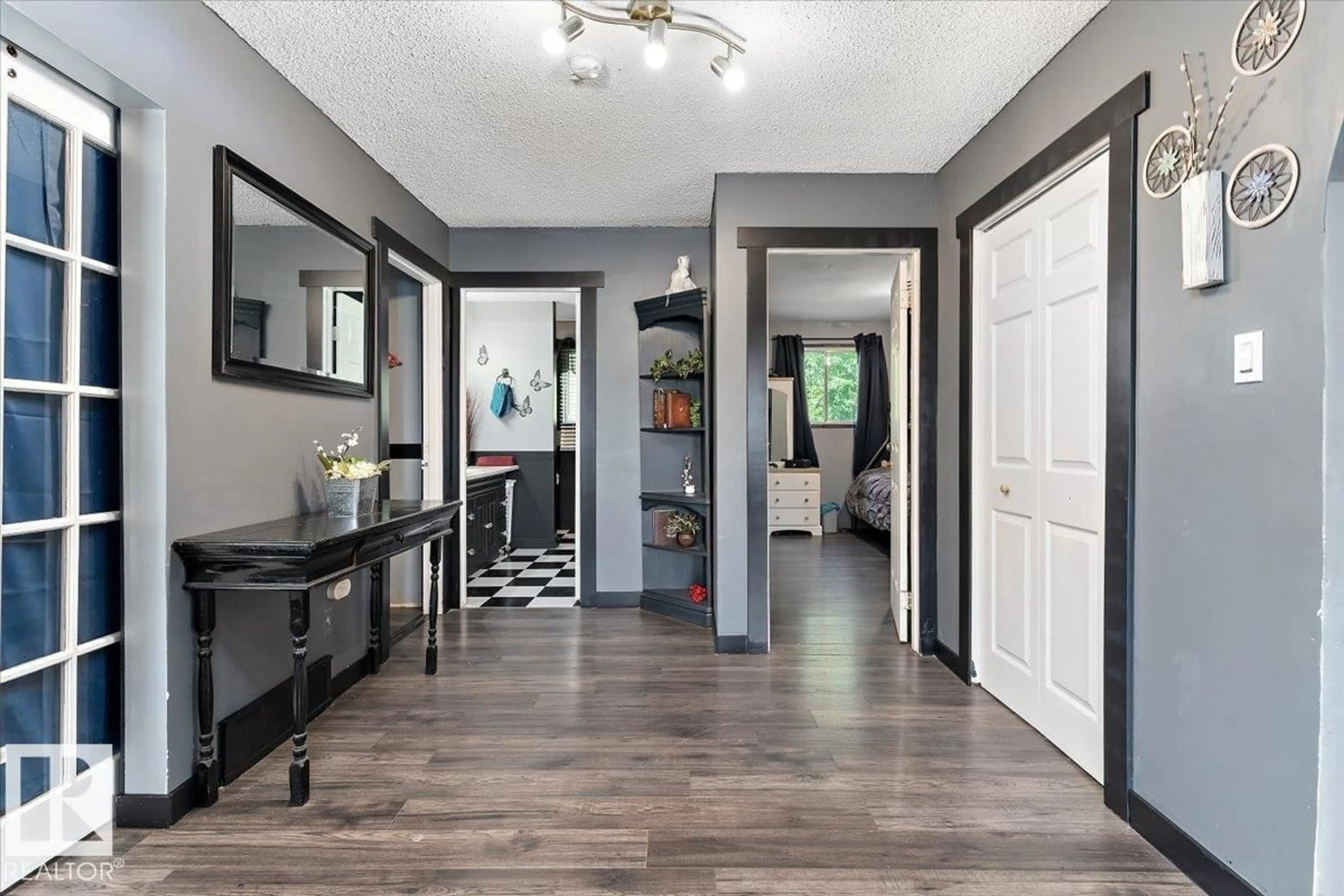 Indoor entryway for 52303 RANGE ROAD 192, Rural Beaver County Alberta T0B4J5