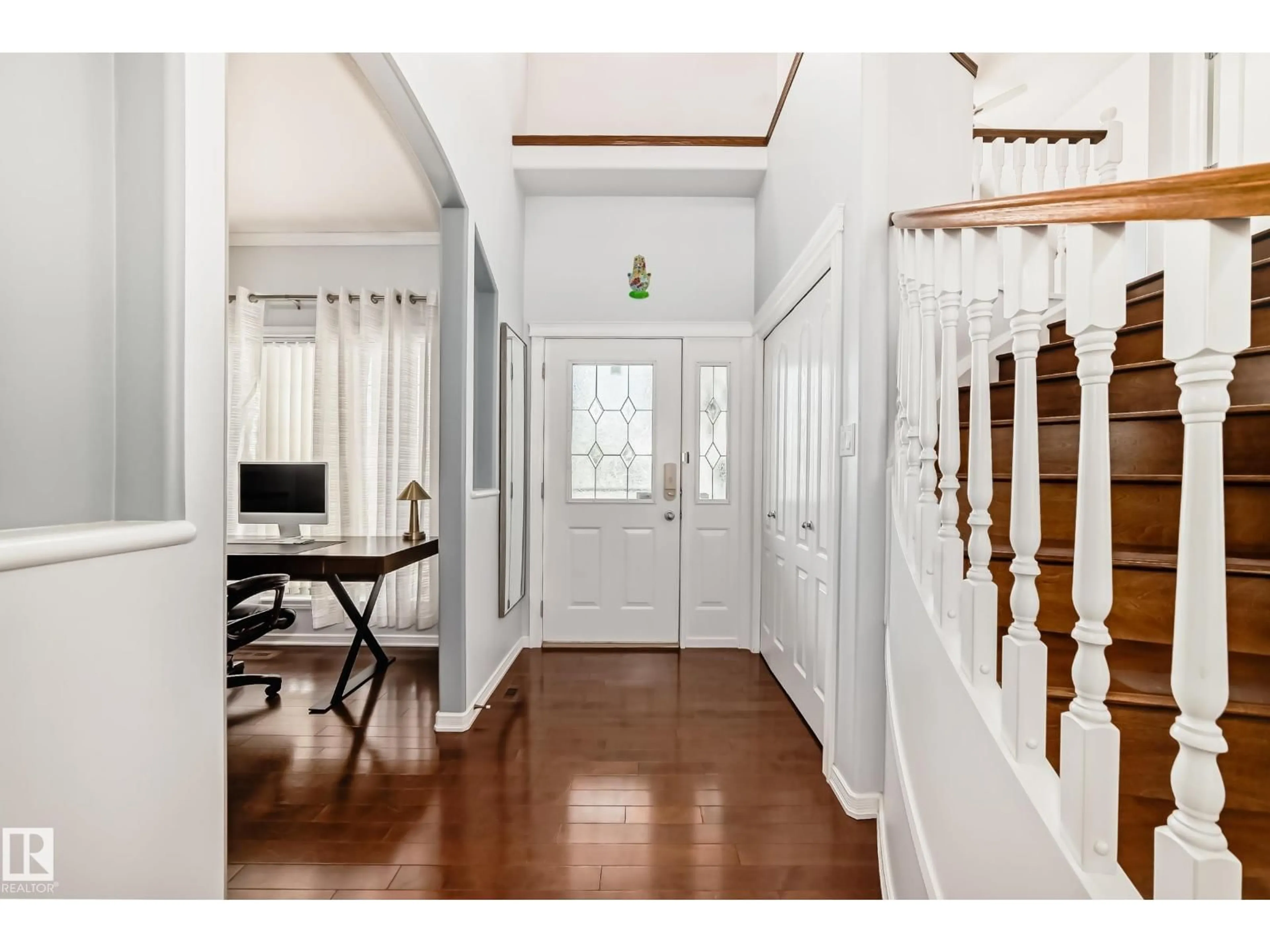 Indoor entryway for 167 GALLAND CR, Edmonton Alberta T5T6P4