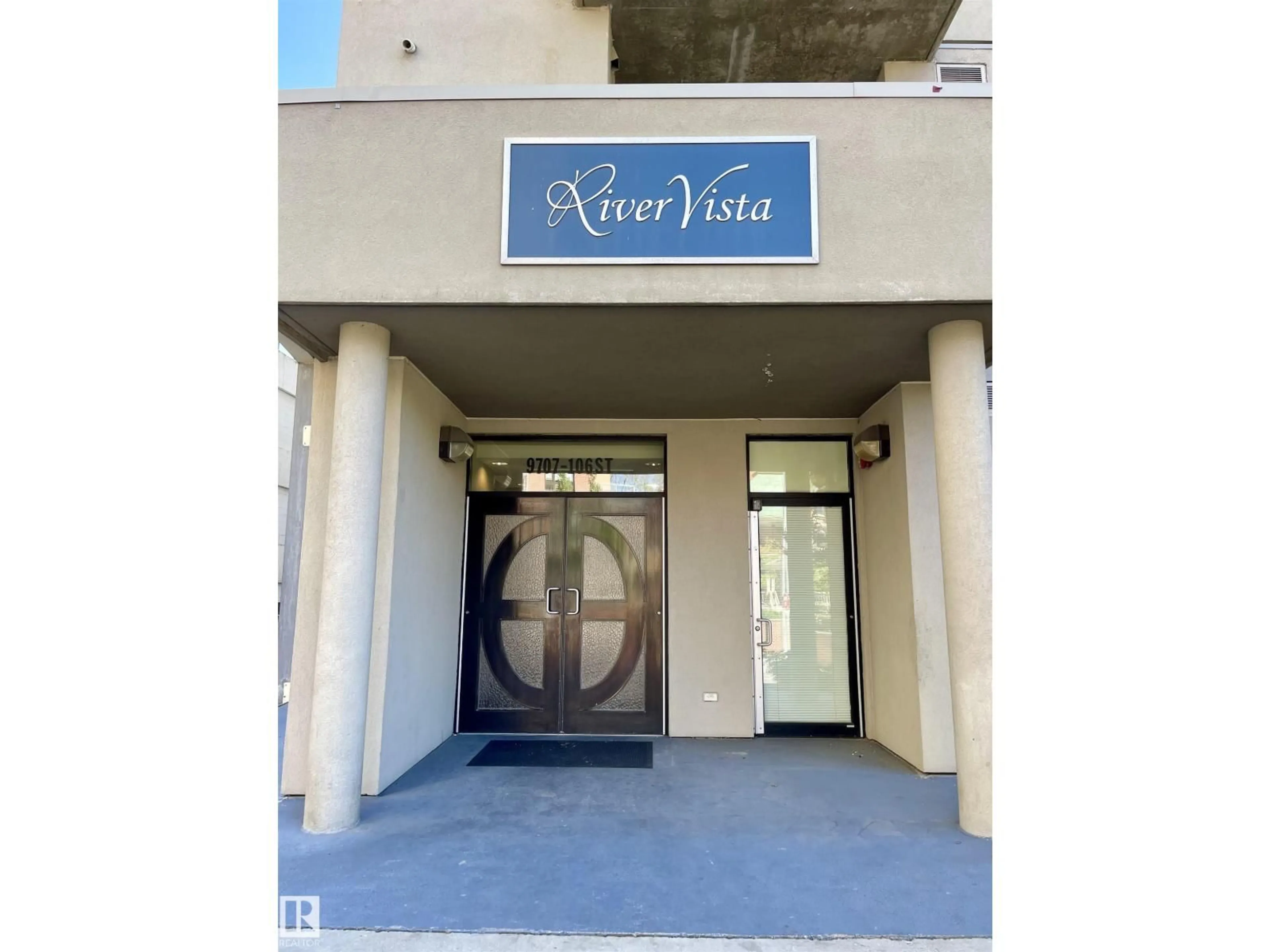 Indoor foyer for #205 - 9707 106 ST, Edmonton Alberta T5K0B7
