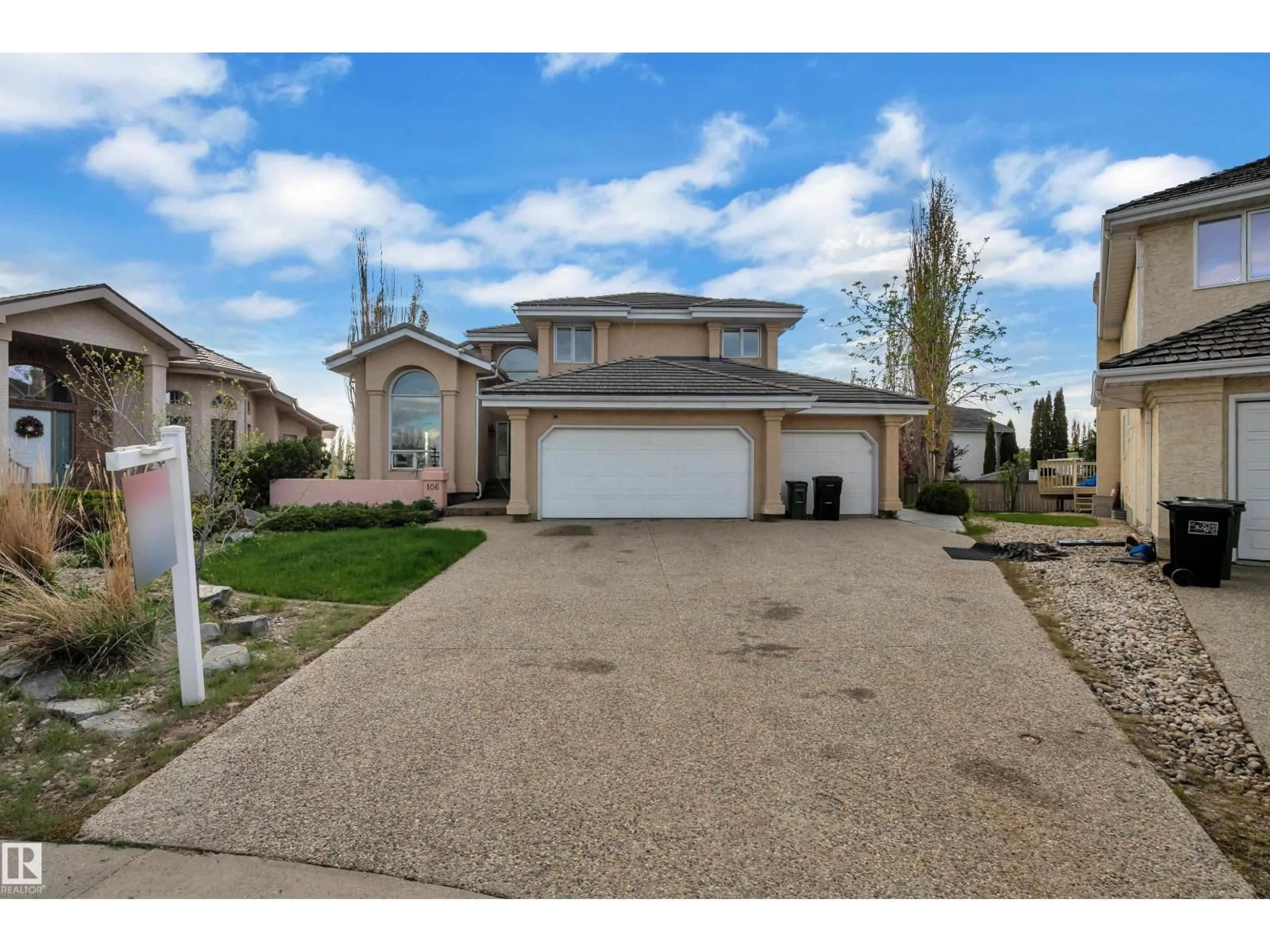 A pic from outside/outdoor area/front of a property/back of a property/a pic from drone, street for 106 TWIN BROOKS CV, Edmonton Alberta T6J6T1