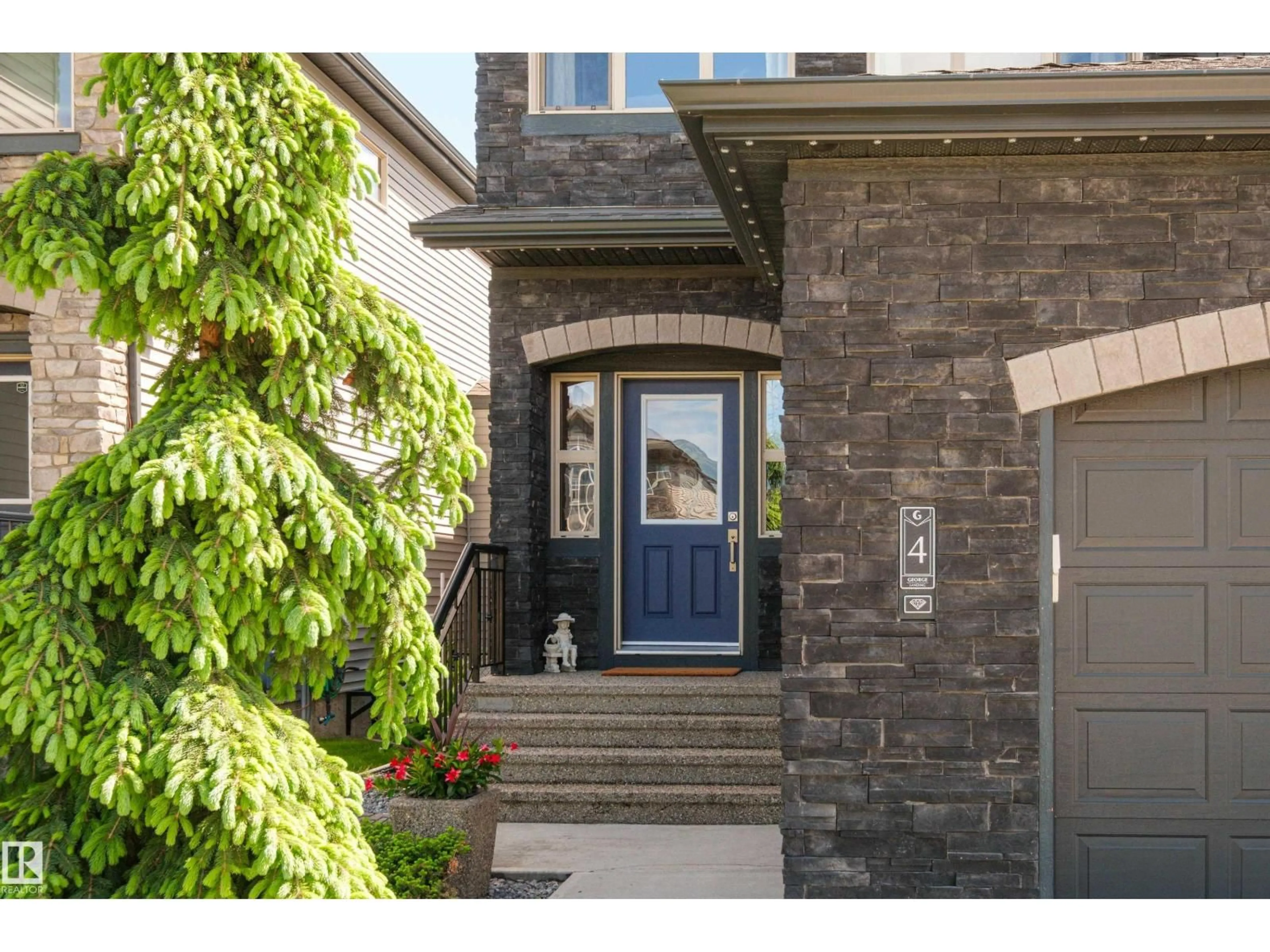 Indoor entryway for 4 GEORGE LD, Spruce Grove Alberta T7X0M2