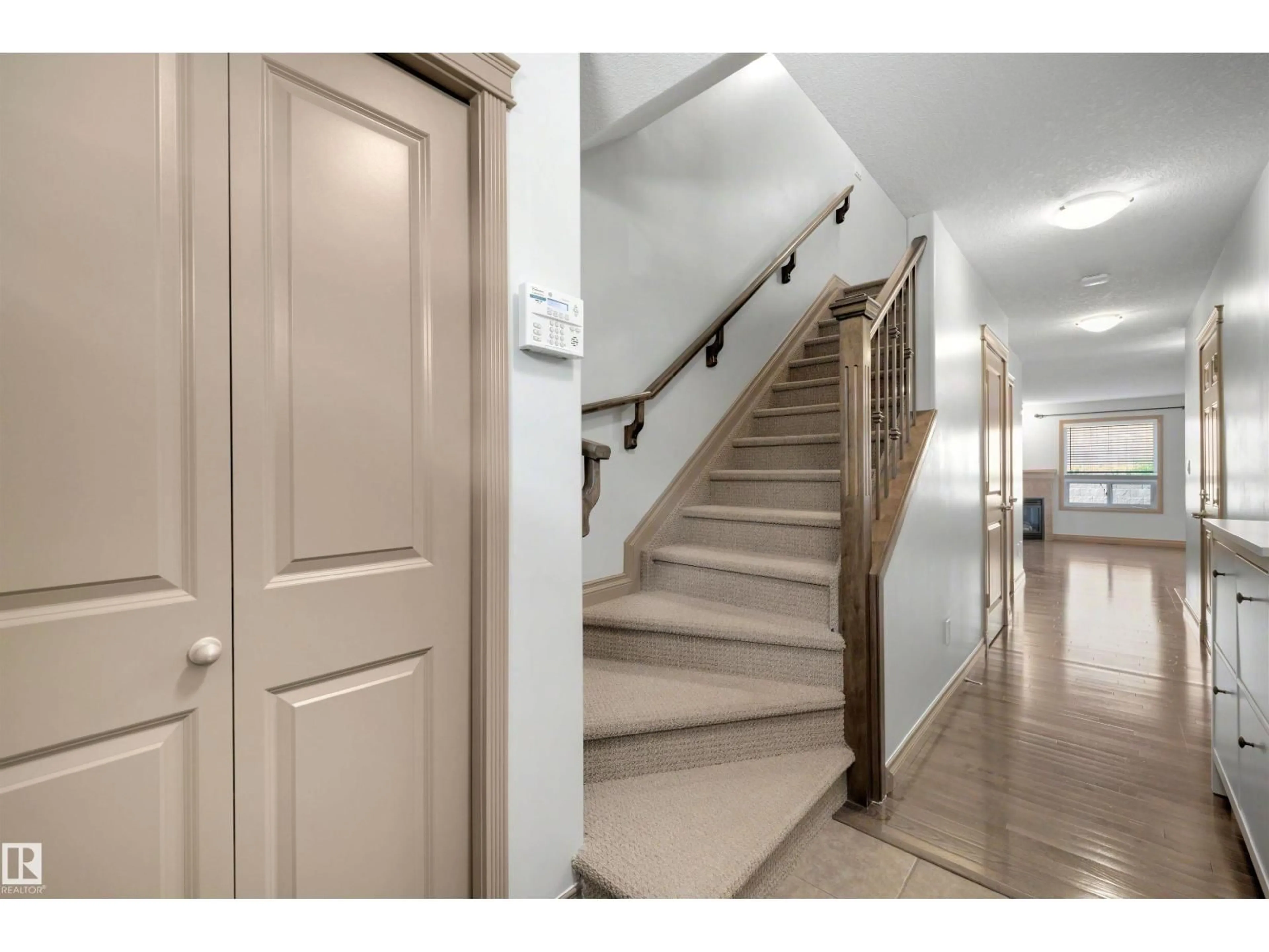 Indoor foyer for #21 - 5120 164 AV, Edmonton Alberta T5Y0L7