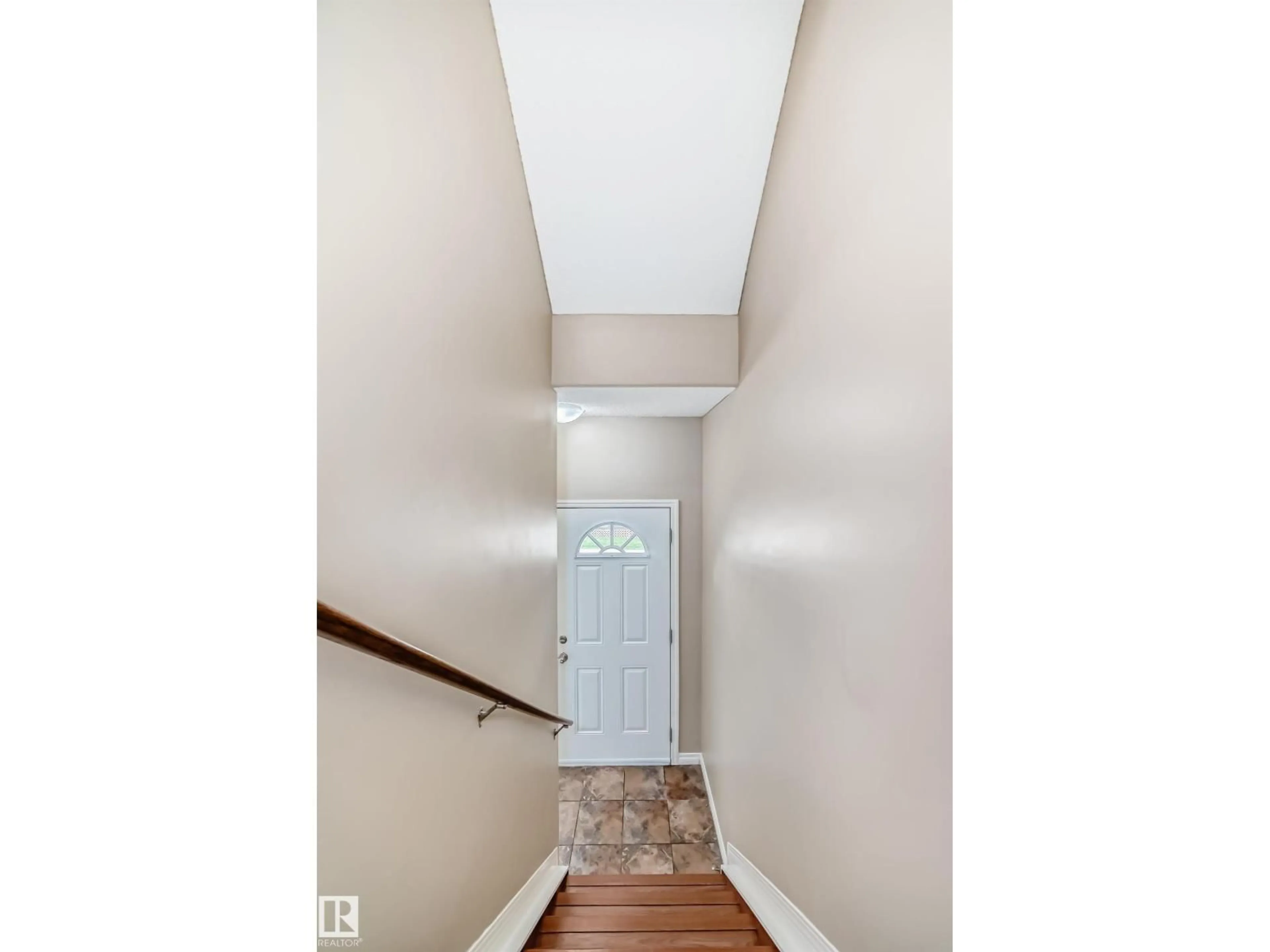 Indoor entryway for #4 - 5102 30 AV, Beaumont Alberta T3M1V9