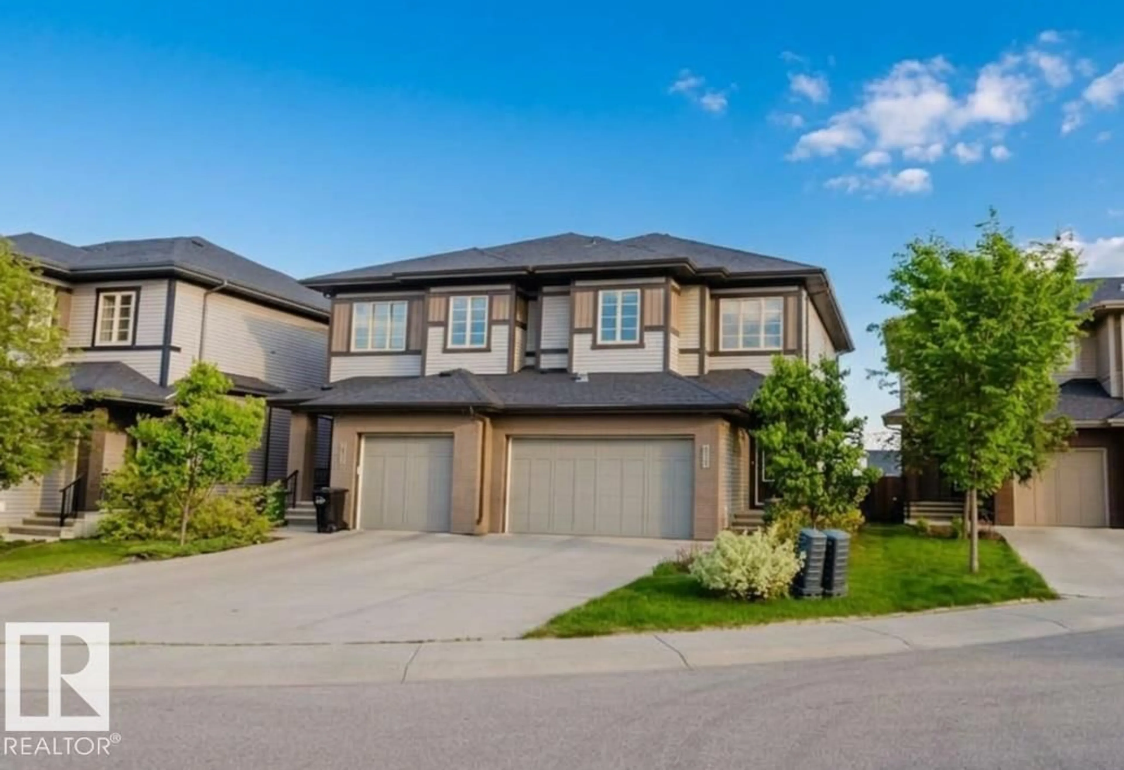 A pic from outside/outdoor area/front of a property/back of a property/a pic from drone, street for 2921 ANDERSON CT, Edmonton Alberta T6W2N3