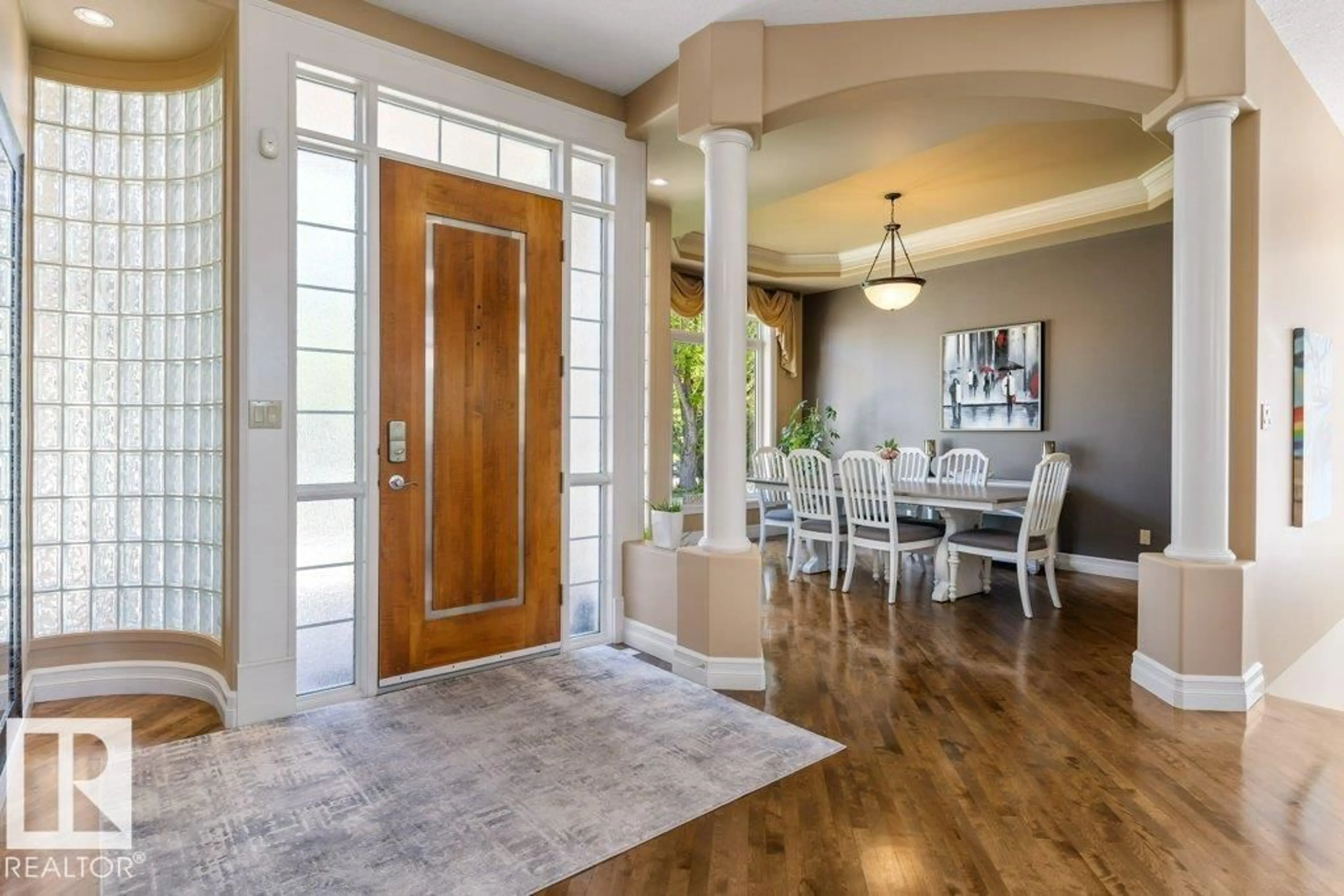 Indoor entryway for 11 KNIGHTS CO, St. Albert Alberta T8N6S8