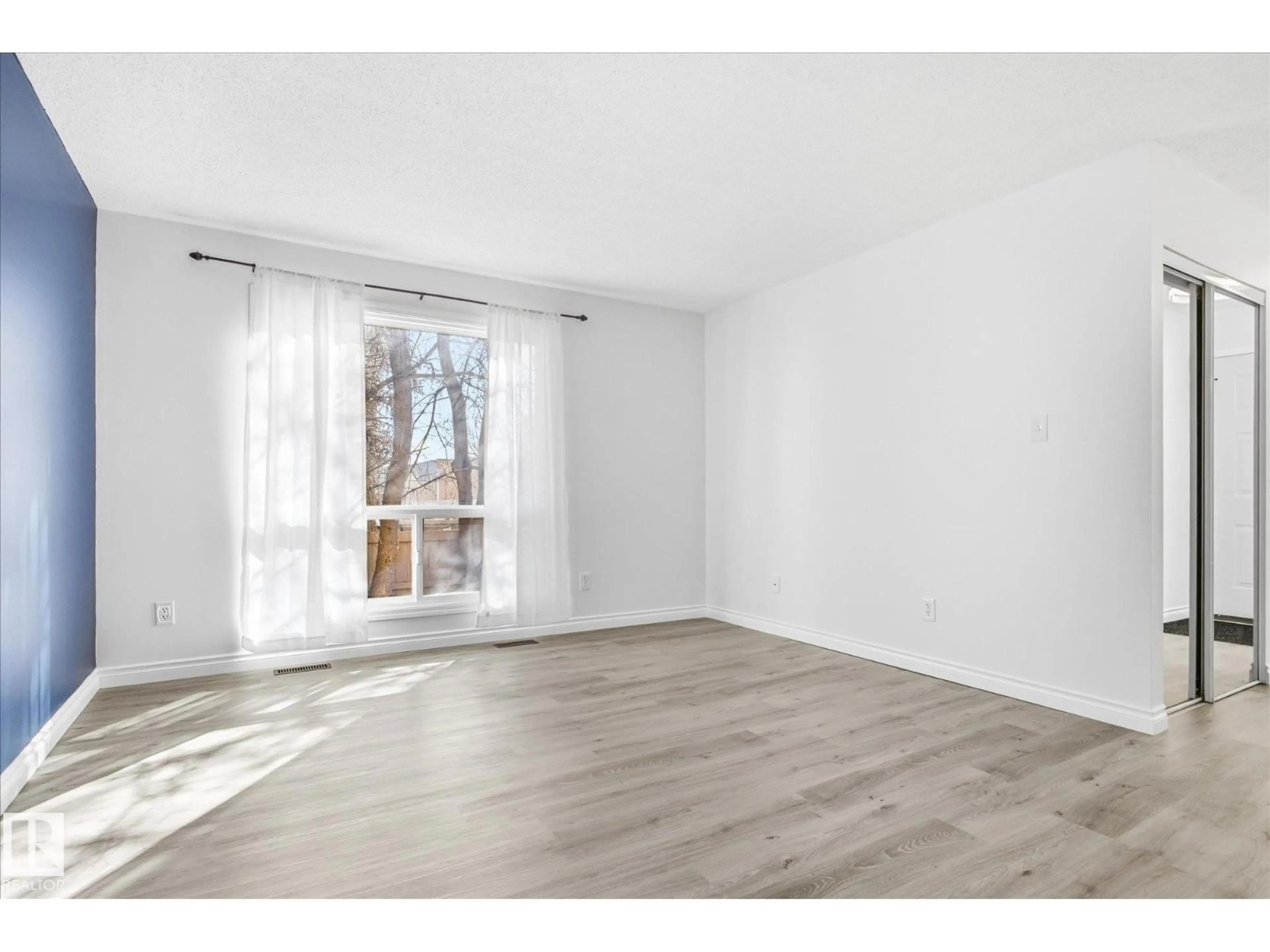 A pic of a room for 857 ERIN PL, Edmonton Alberta T5T1M6