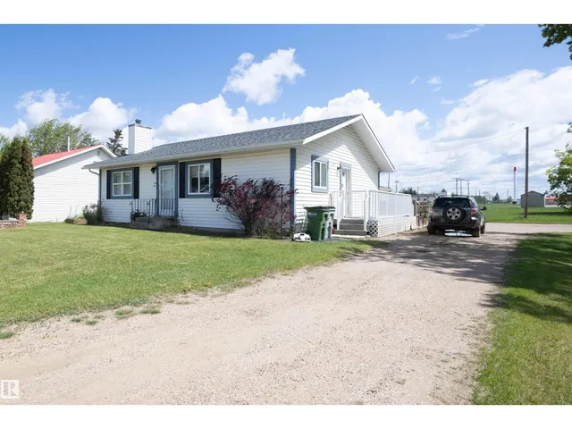10232 101 ST, Westlock 4