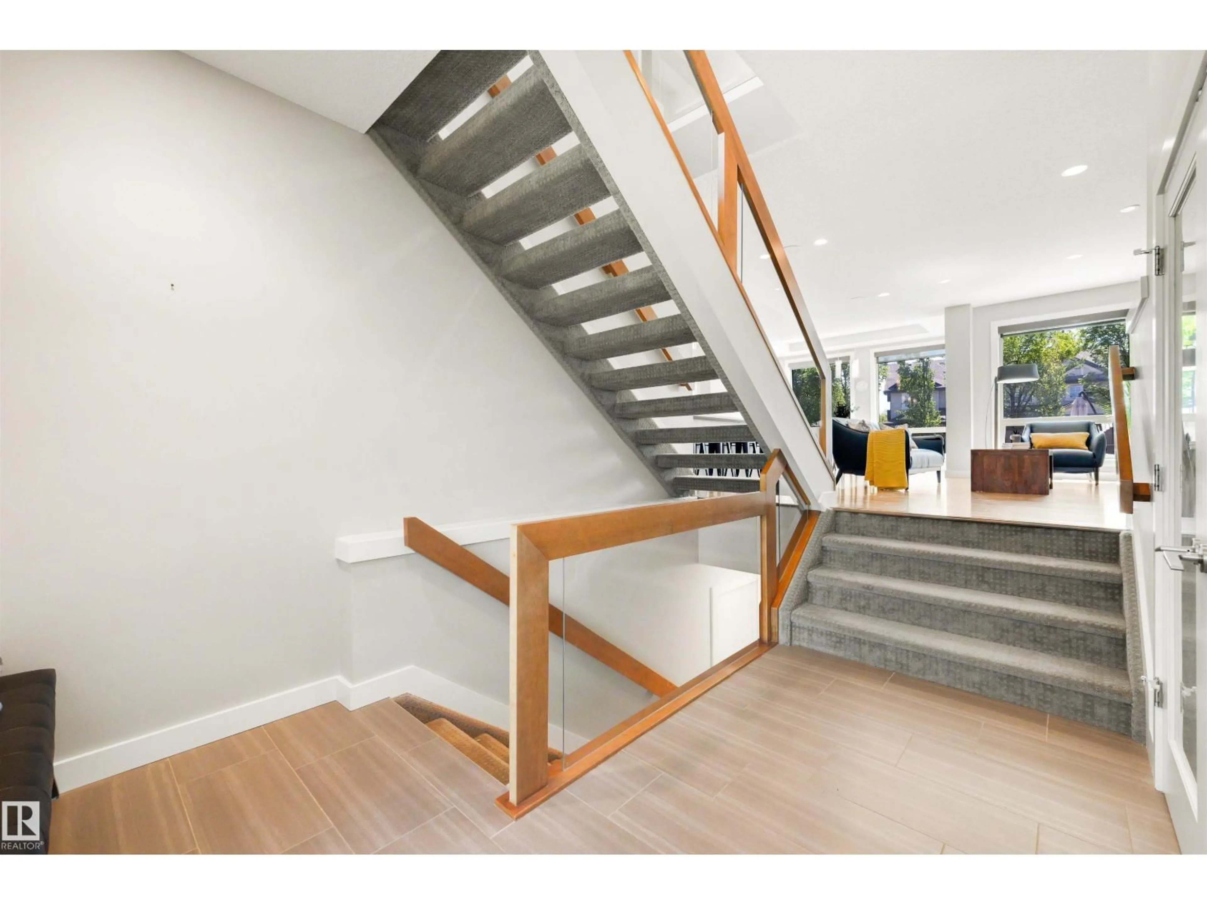 Stairs for SW - 1979 AINSLIE LI, Edmonton Alberta T6W2M1