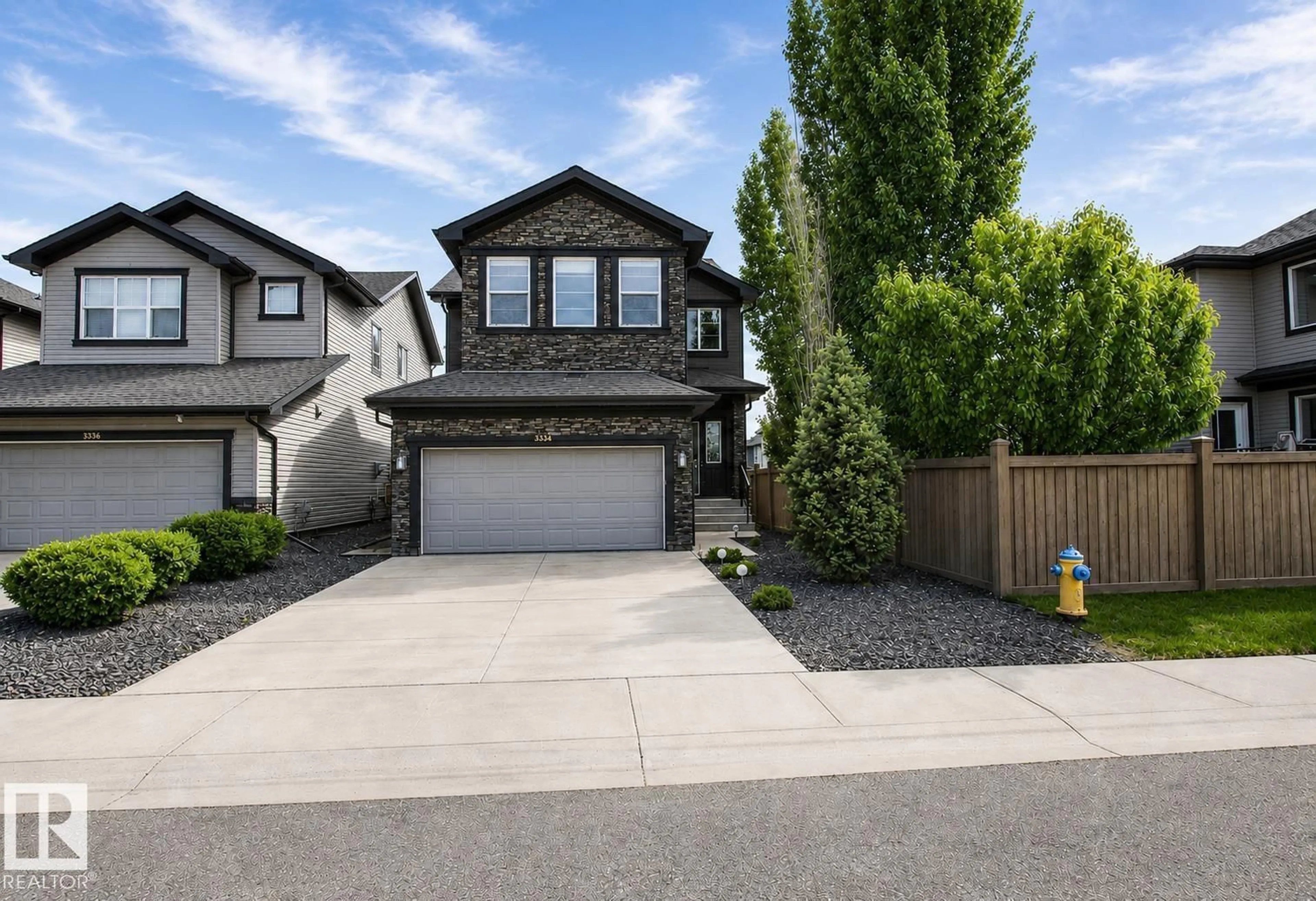 Home with vinyl exterior material, street for 3334 HILTON CR, Edmonton Alberta T6M0N5