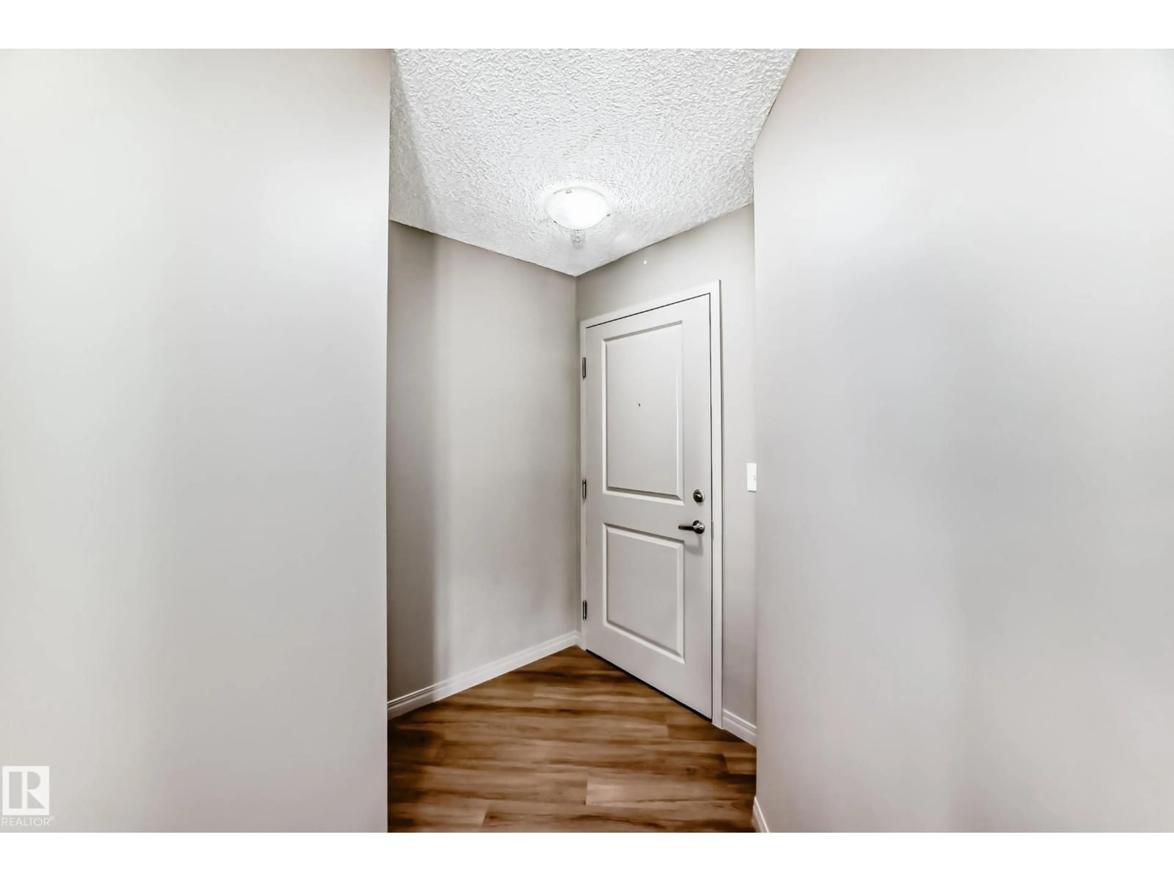 Indoor entryway for #211 - 11441 ELLERSLIE RD SW, Edmonton Alberta T6W1S9