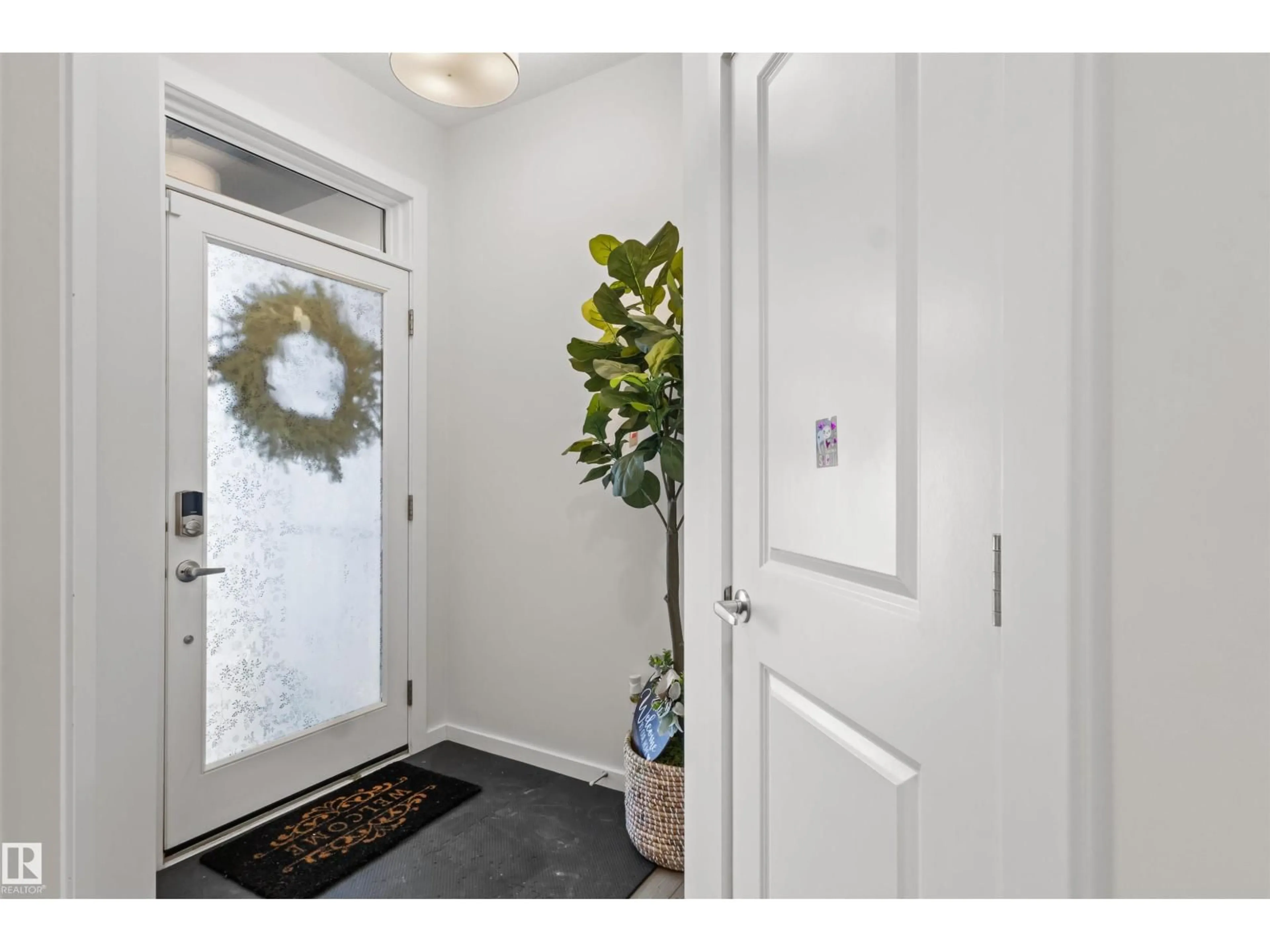 Indoor entryway for SW - 1471 PLUM CI, Edmonton Alberta T6X3A7