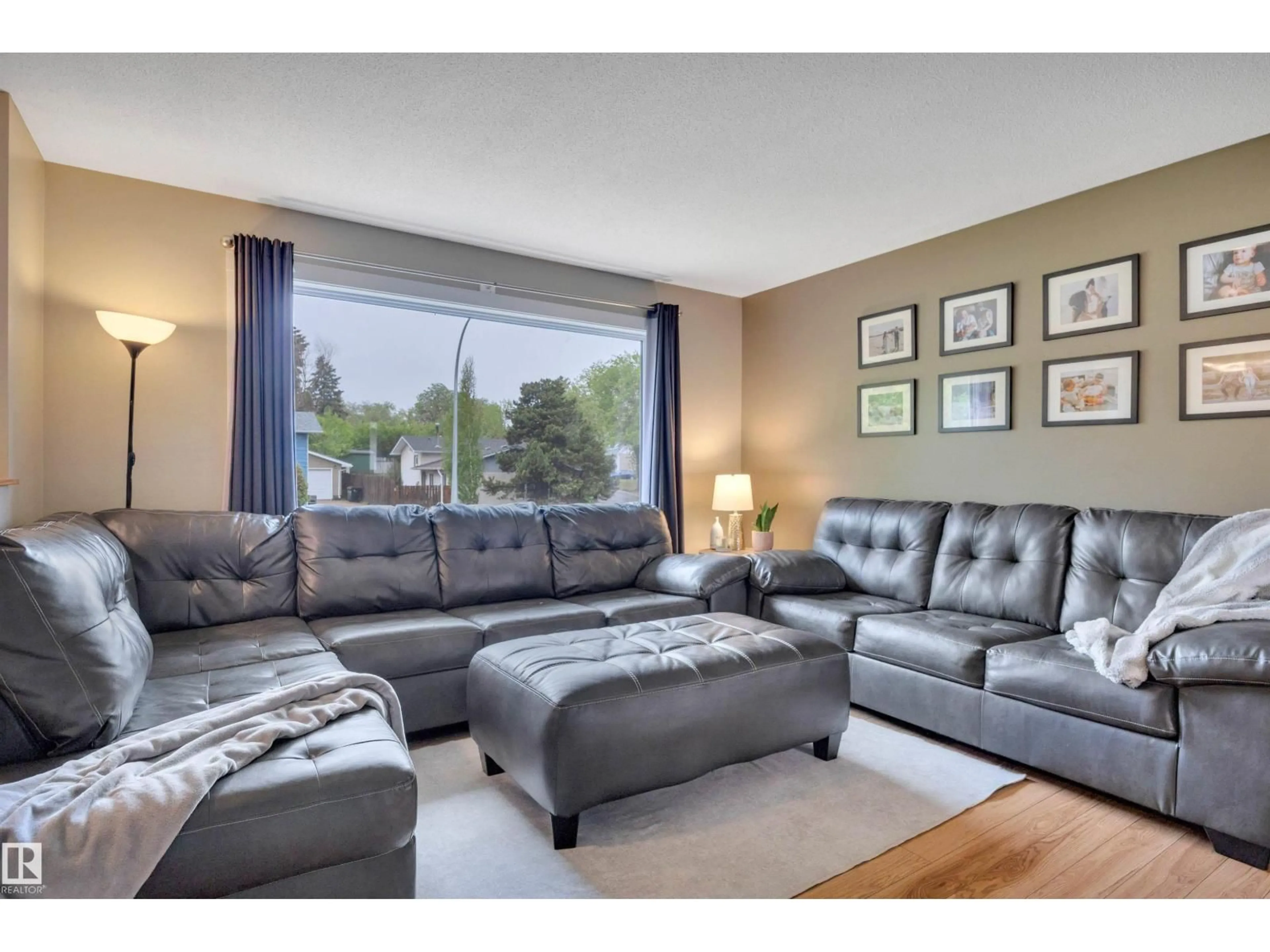 Living room with furniture, unknown for 76 MERRYWOOD CR, Sherwood Park Alberta T8A0M7
