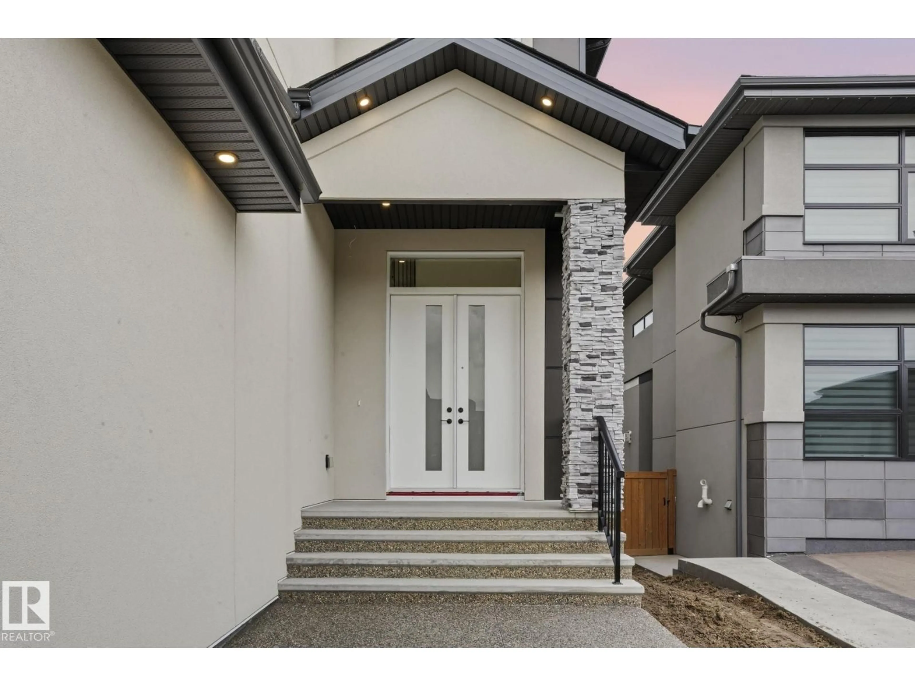 Indoor entryway for 3019 64 AV, Rural Leduc County Alberta T4X2C1