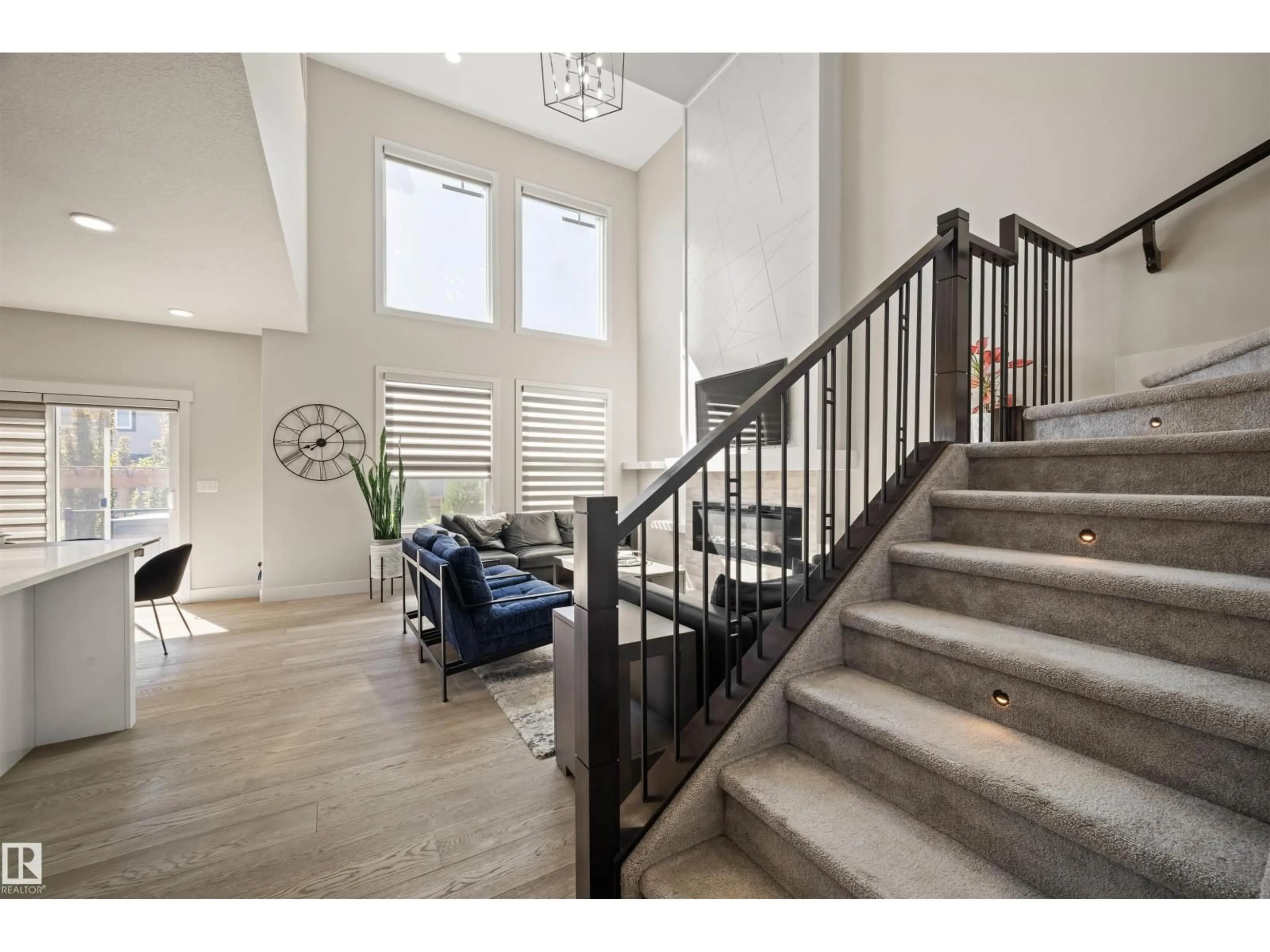 Indoor entryway for NW - 12171 177 AV, Edmonton Alberta T5X0L1