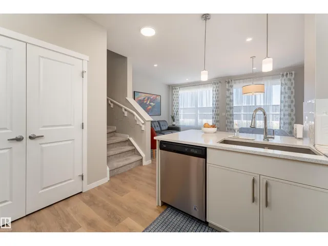 NW - 2520 152 AV, Edmonton 5