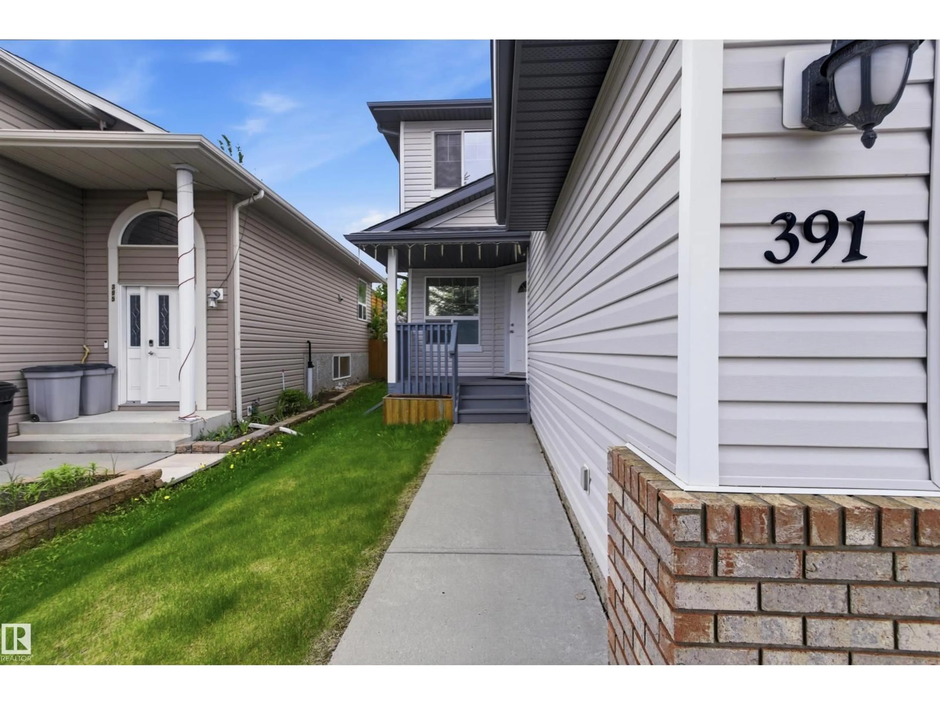 Home with vinyl exterior material, street for 391 FOXBORO DR, Sherwood Park Alberta T8A0Y4