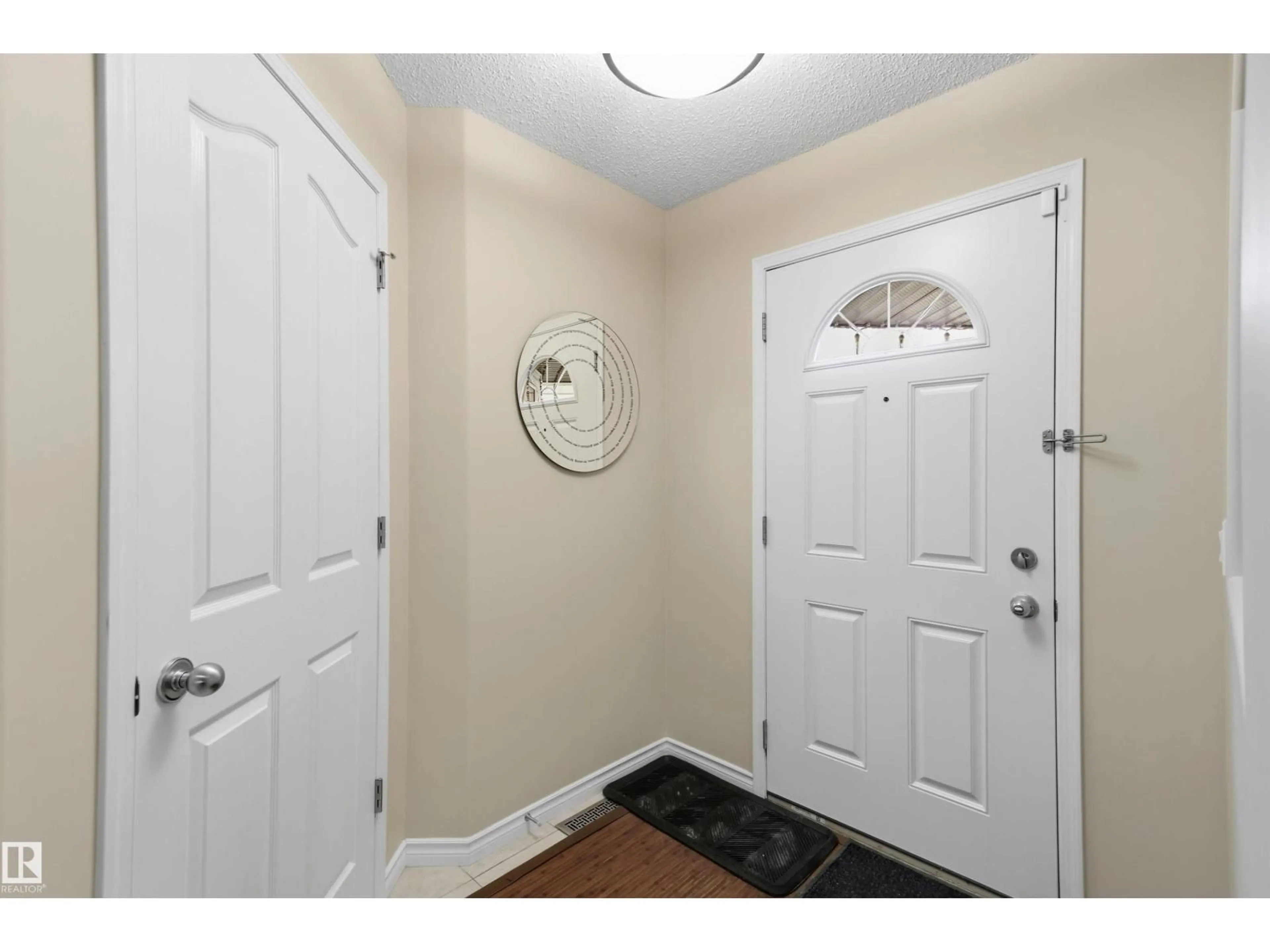 Indoor entryway for 391 FOXBORO DR, Sherwood Park Alberta T8A0Y4