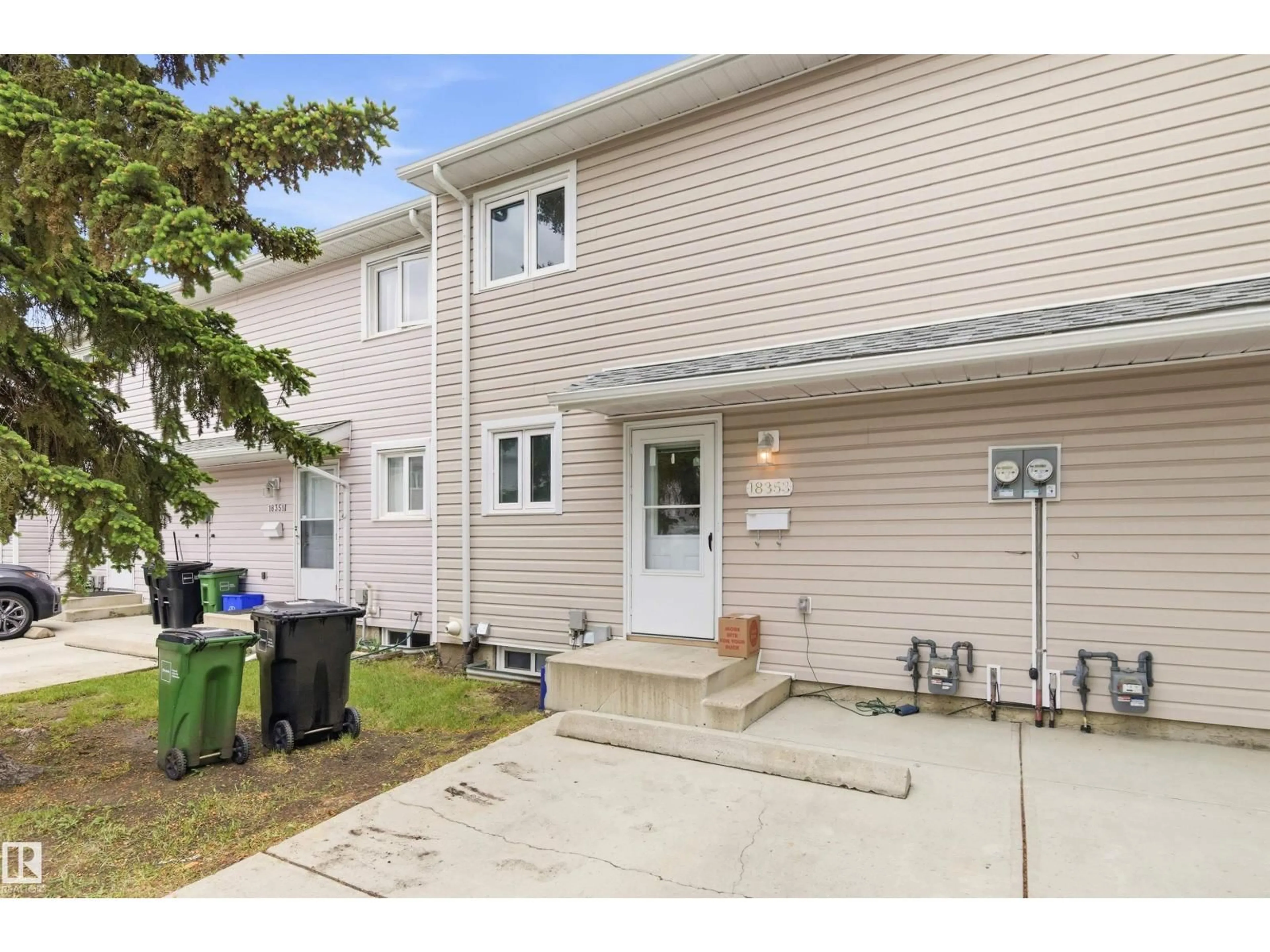 Patio, street for 18353 66 AV, Edmonton Alberta T5T1Z5