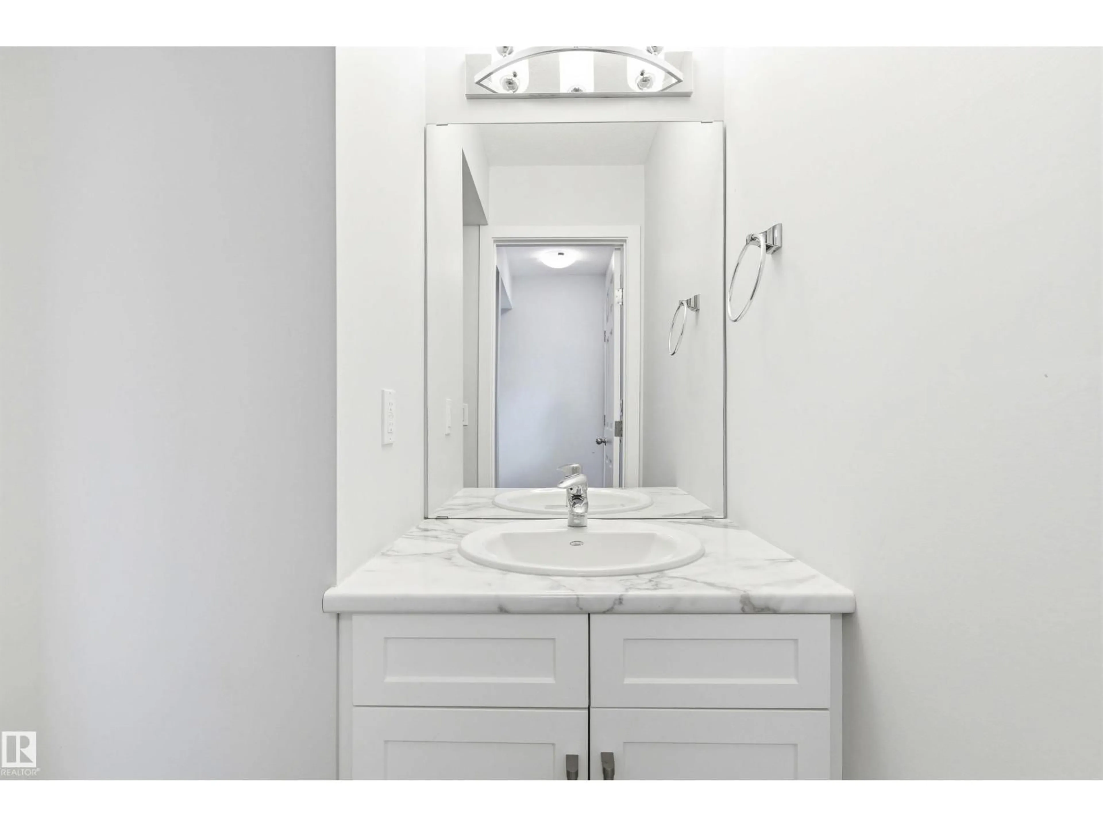 Standard bathroom, ceramic/tile floor for 18353 66 AV, Edmonton Alberta T5T1Z5