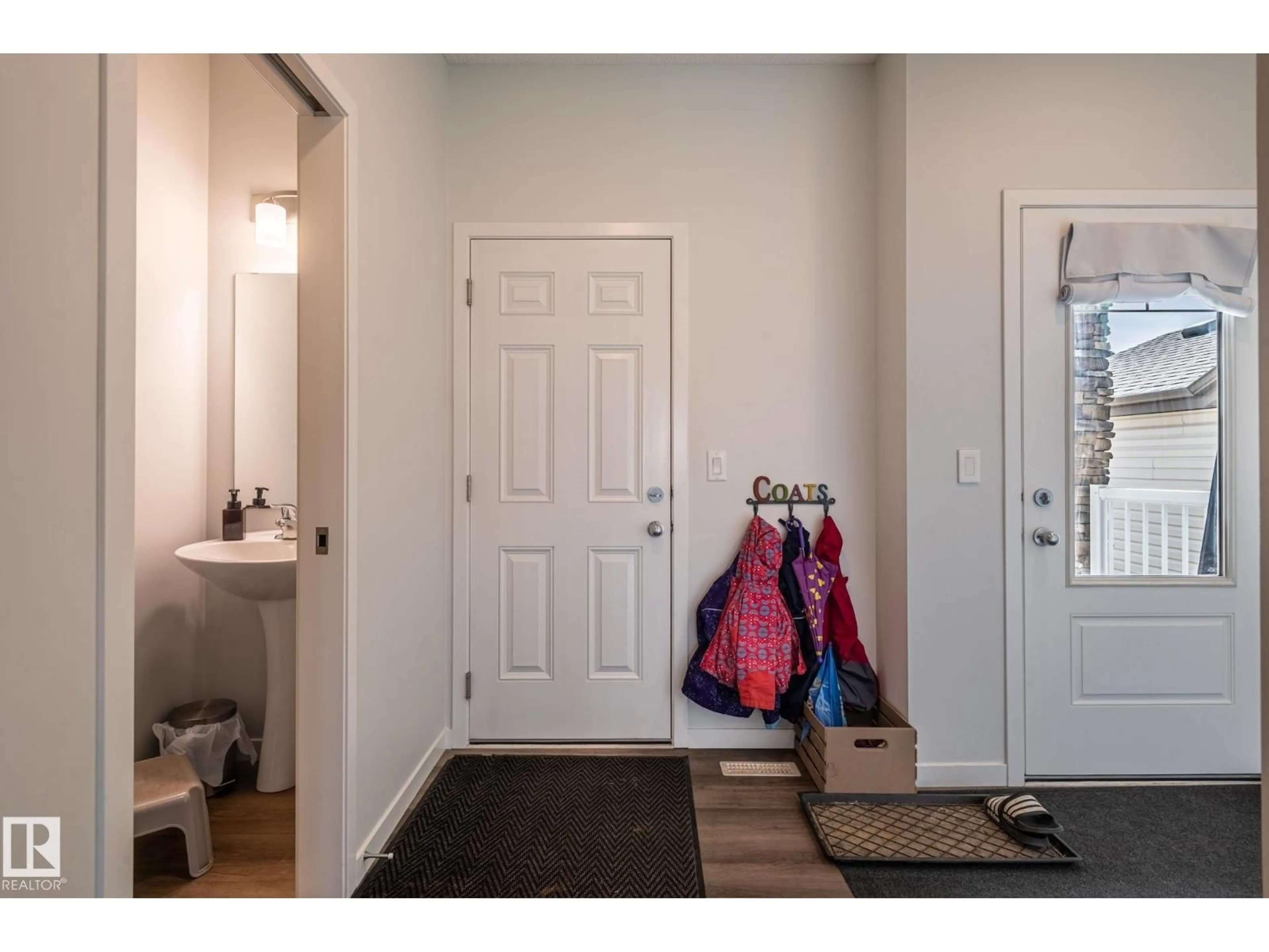 Indoor entryway for NW - 17562 63A ST, Edmonton Alberta T5Y4E6