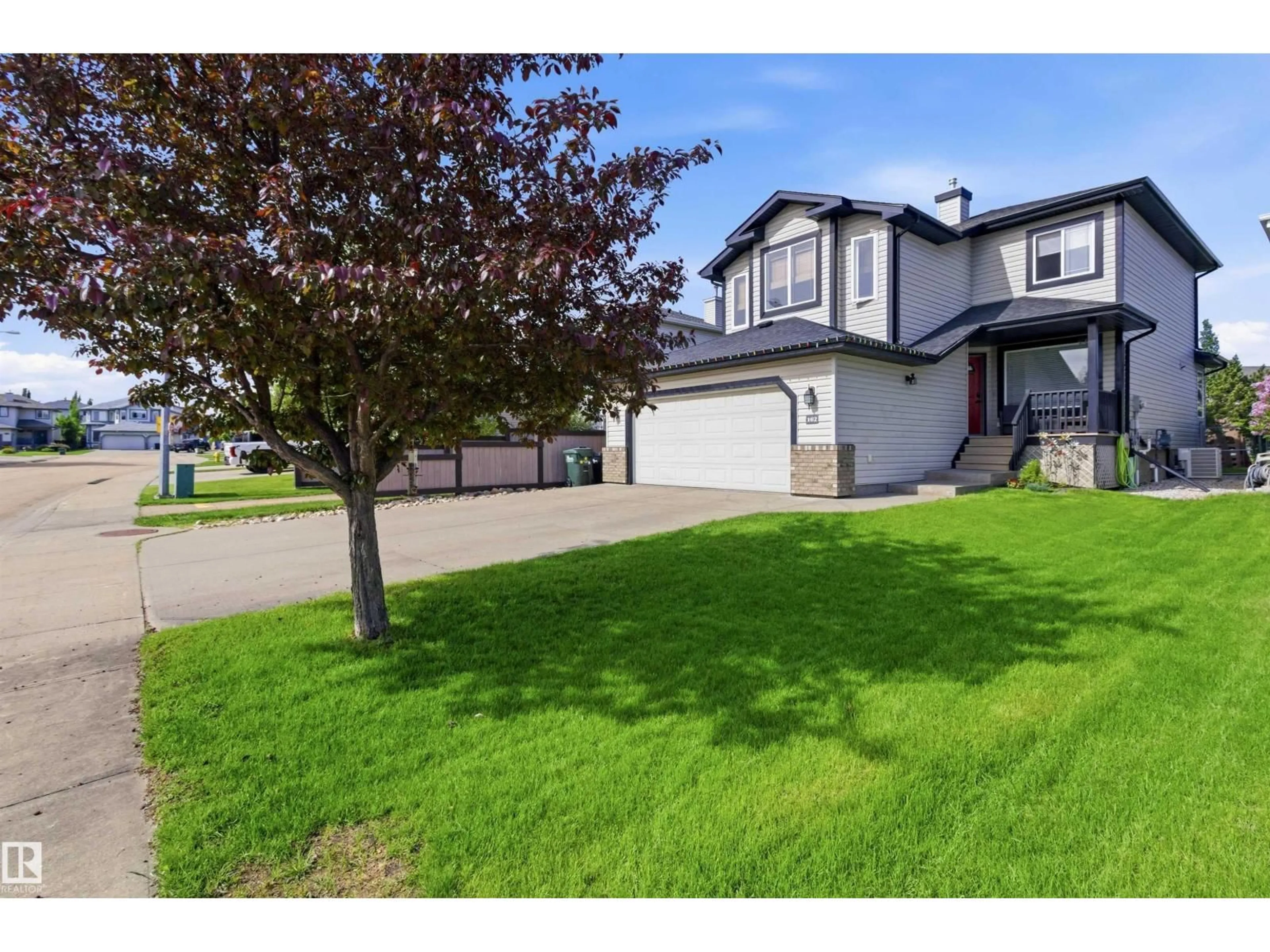 A pic from outside/outdoor area/front of a property/back of a property/a pic from drone, street for 162 SUNFLOWER CR, Sherwood Park Alberta T8H2N2