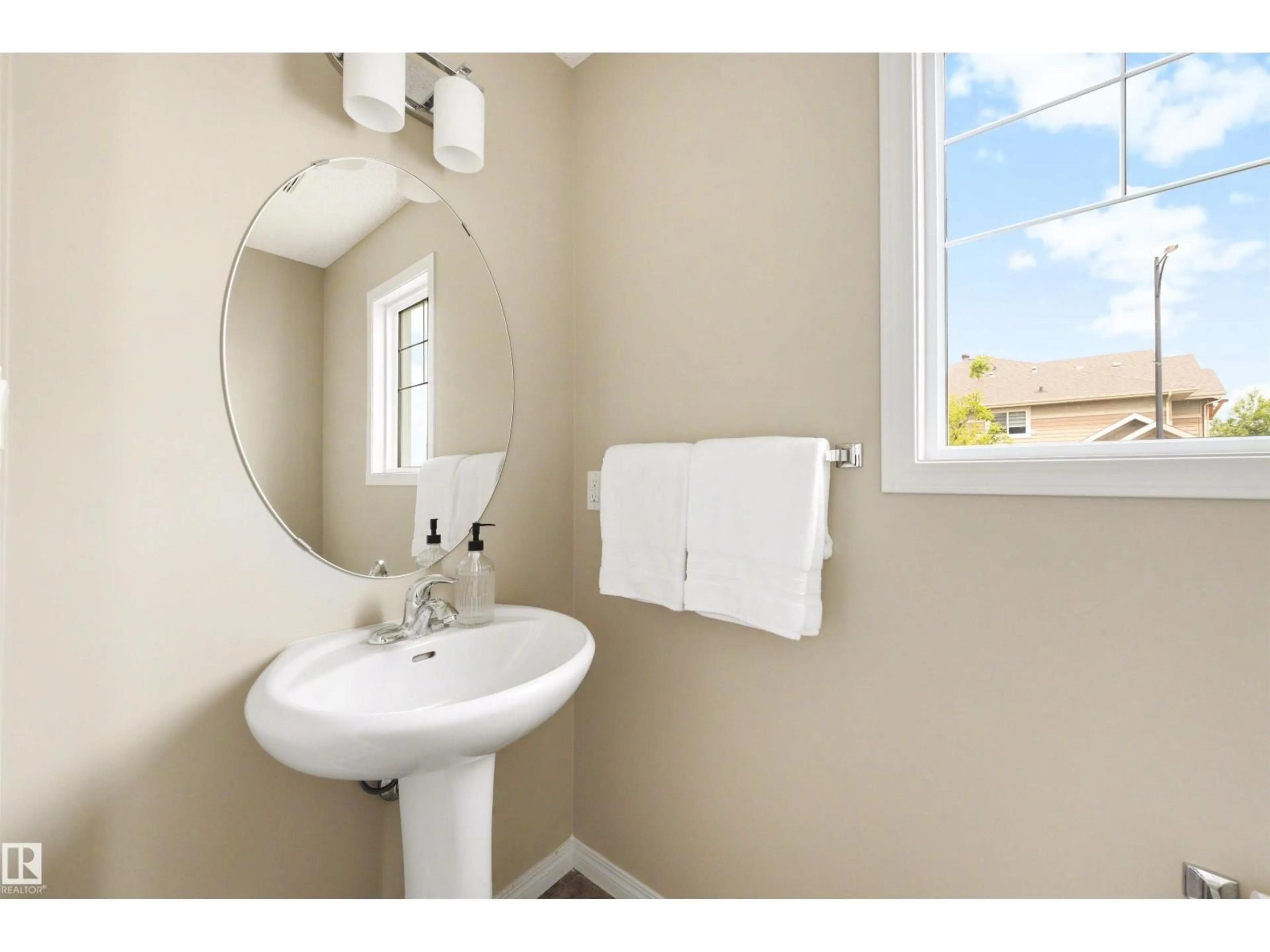 Standard bathroom, ceramic/tile floor for 2097 CHALMERS WY, Edmonton Alberta T6W2E9