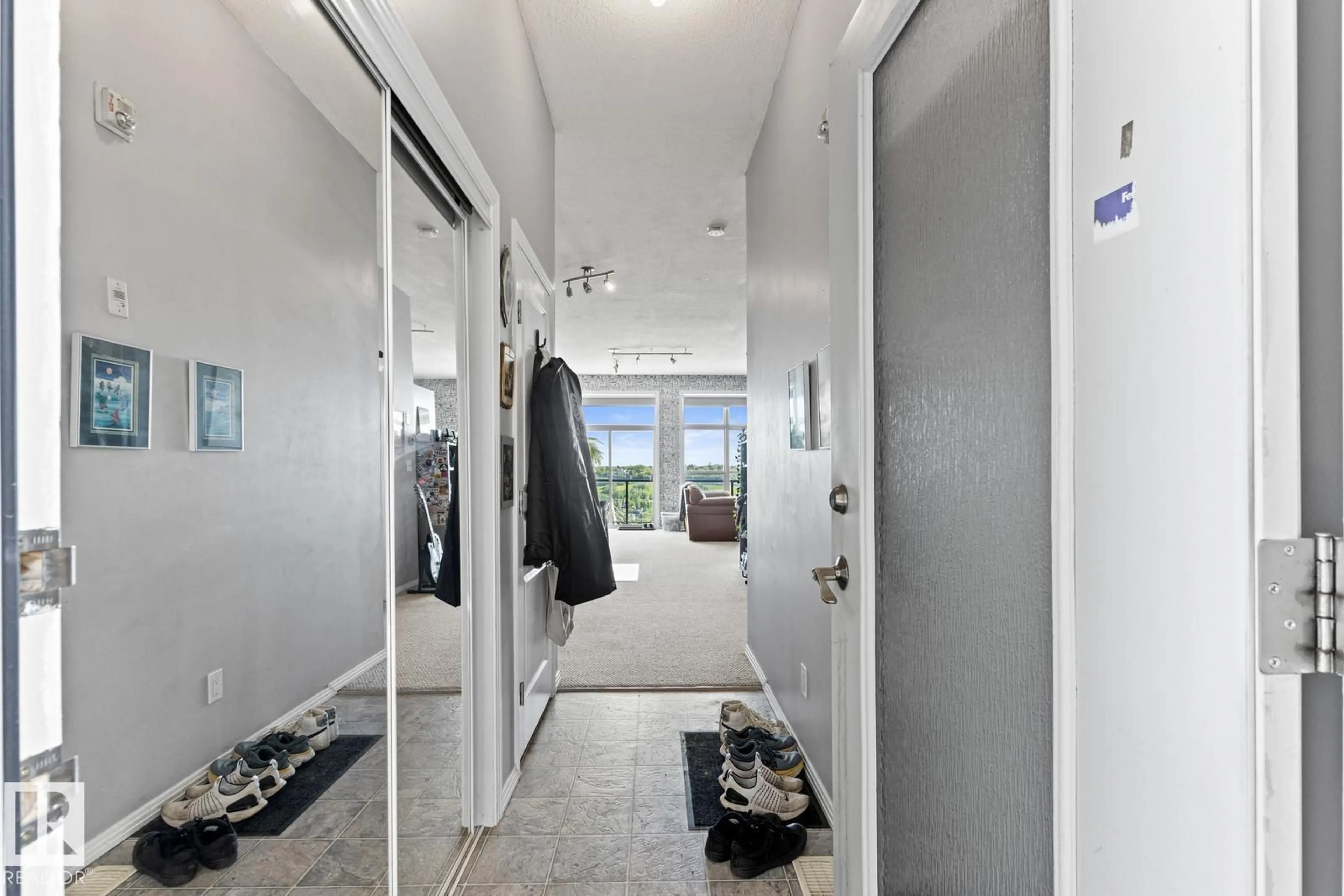Indoor entryway for 506 - 9503 101 AV, Edmonton Alberta T5H4R1