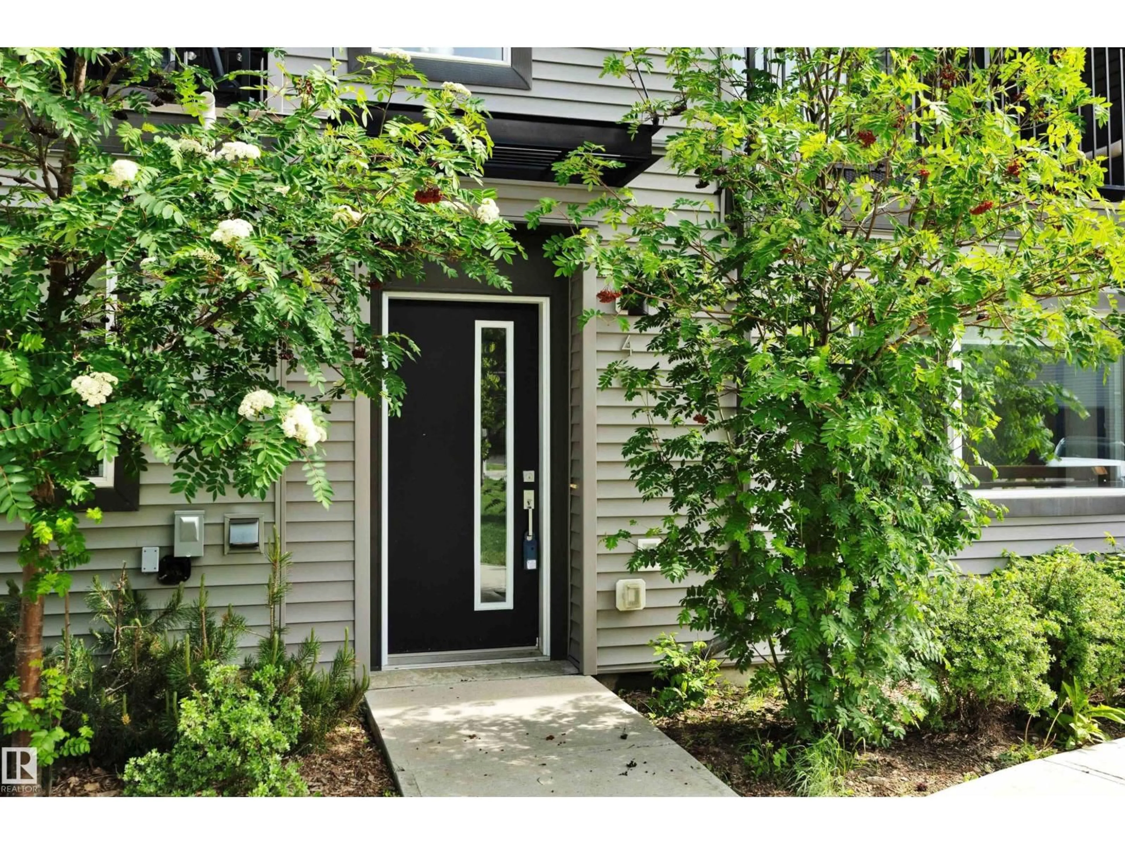Indoor entryway for #46 - 1075 ROSENTHAL BV, Edmonton Alberta T5T7G5