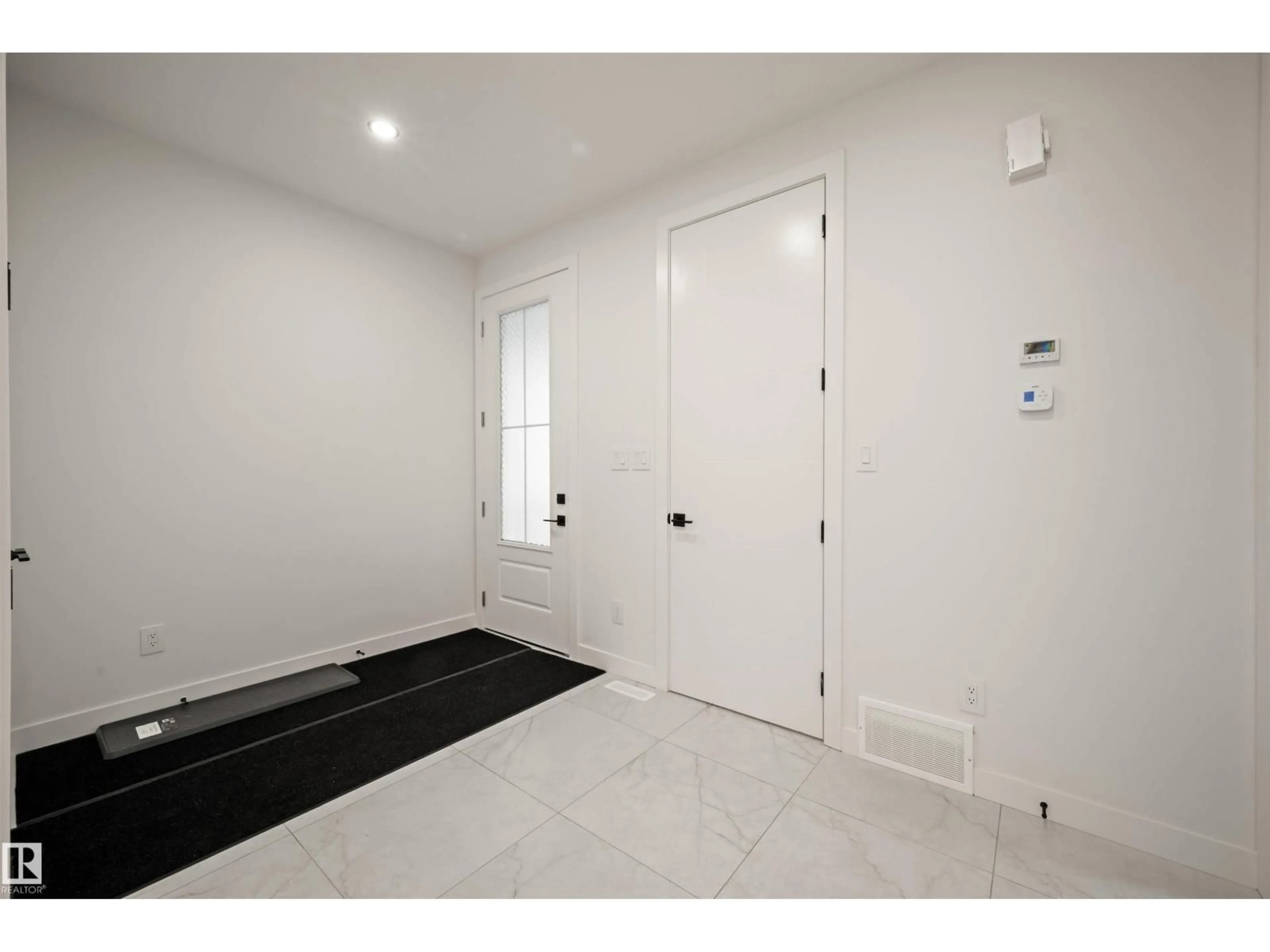 Indoor entryway for 3512 45 AV, Beaumont Alberta T4X2W3