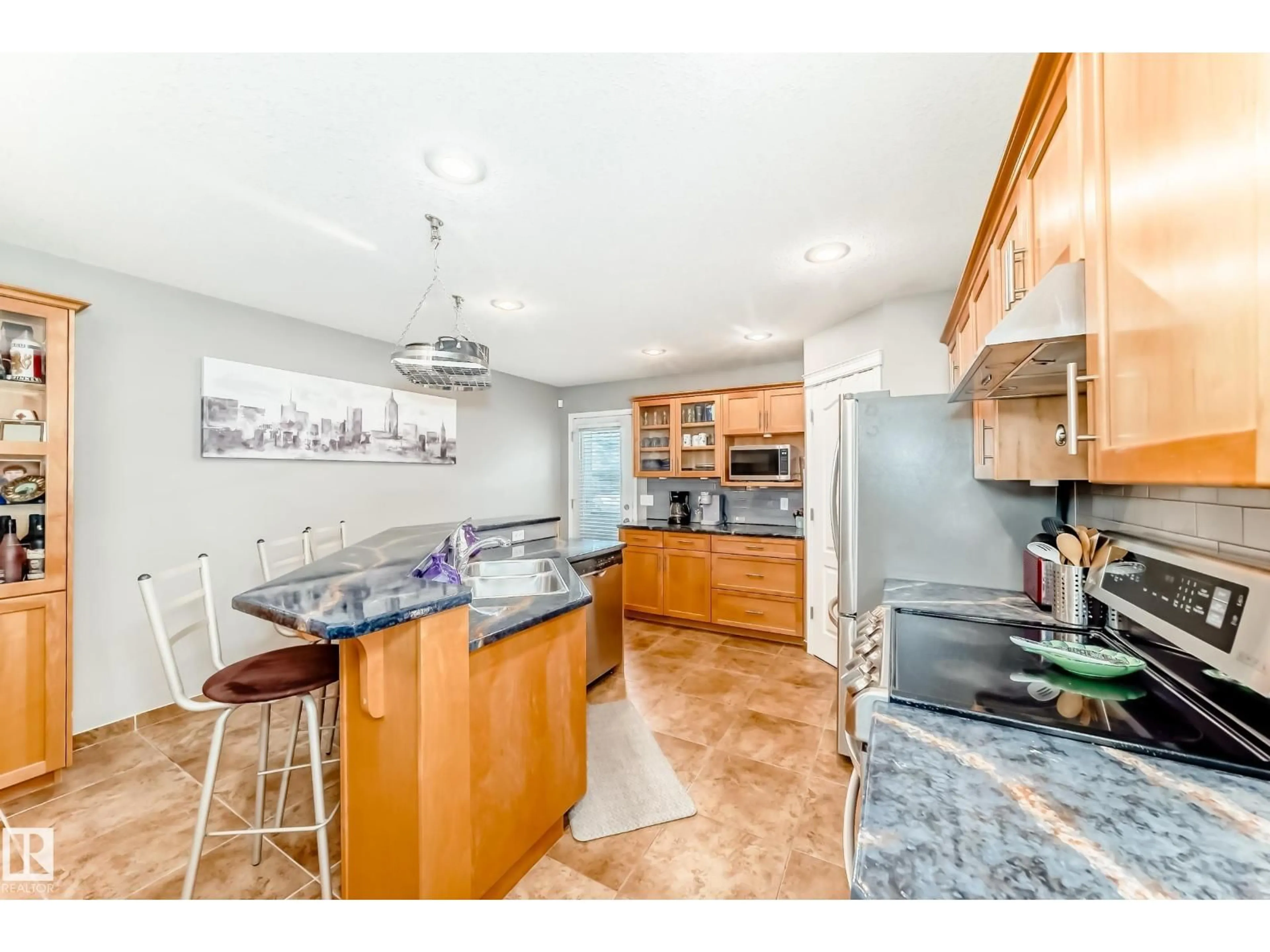 Open concept kitchen, ceramic/tile floor for 71 RIDGEHAVEN CR, Sherwood Park Alberta T8A6J1
