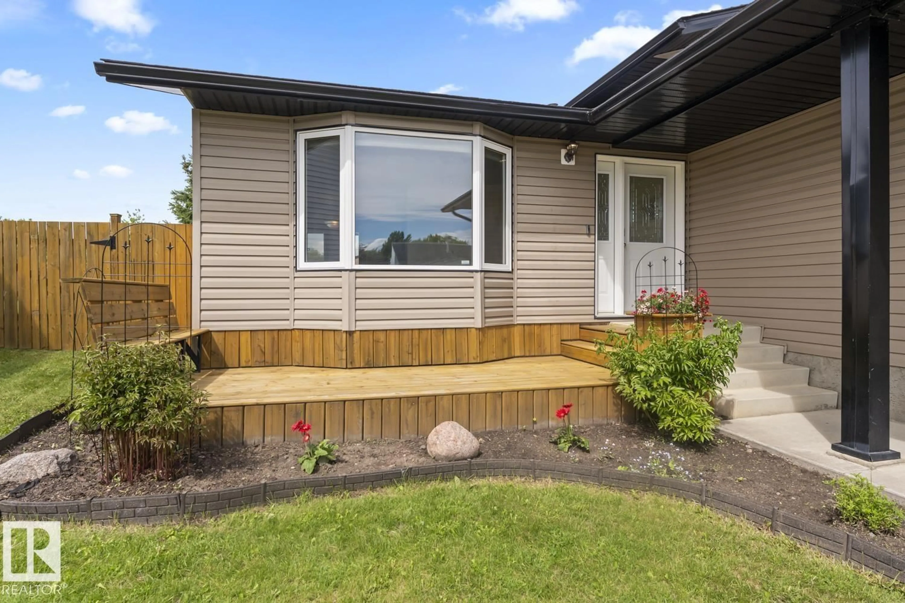 Home with vinyl exterior material, street for 3814 54 AV, Cold Lake Alberta T9M2B1