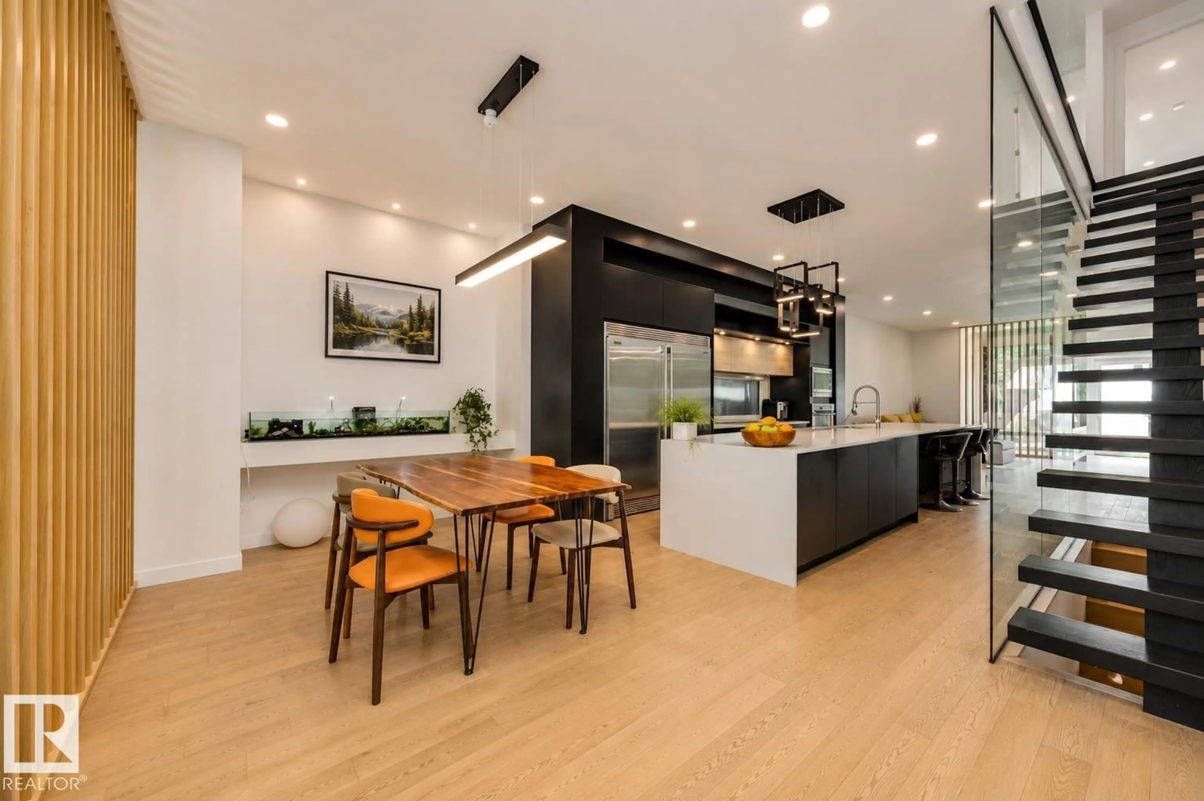 Contemporary kitchen, wood/laminate floor for 9108 117 STREET, Edmonton Alberta T6G1R9