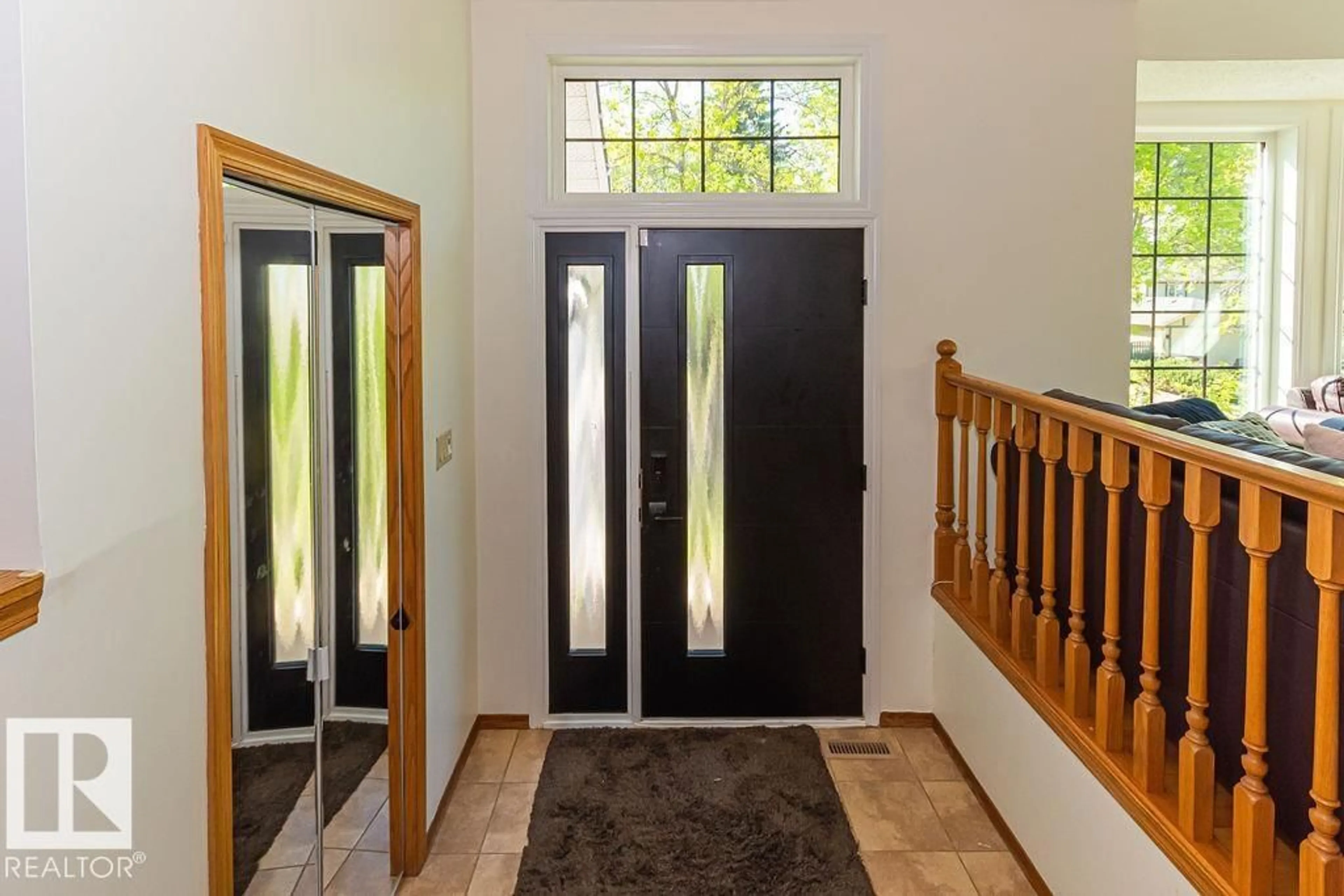Indoor entryway for 31 WINDERMERE CR, St. Albert Alberta T8N3P1