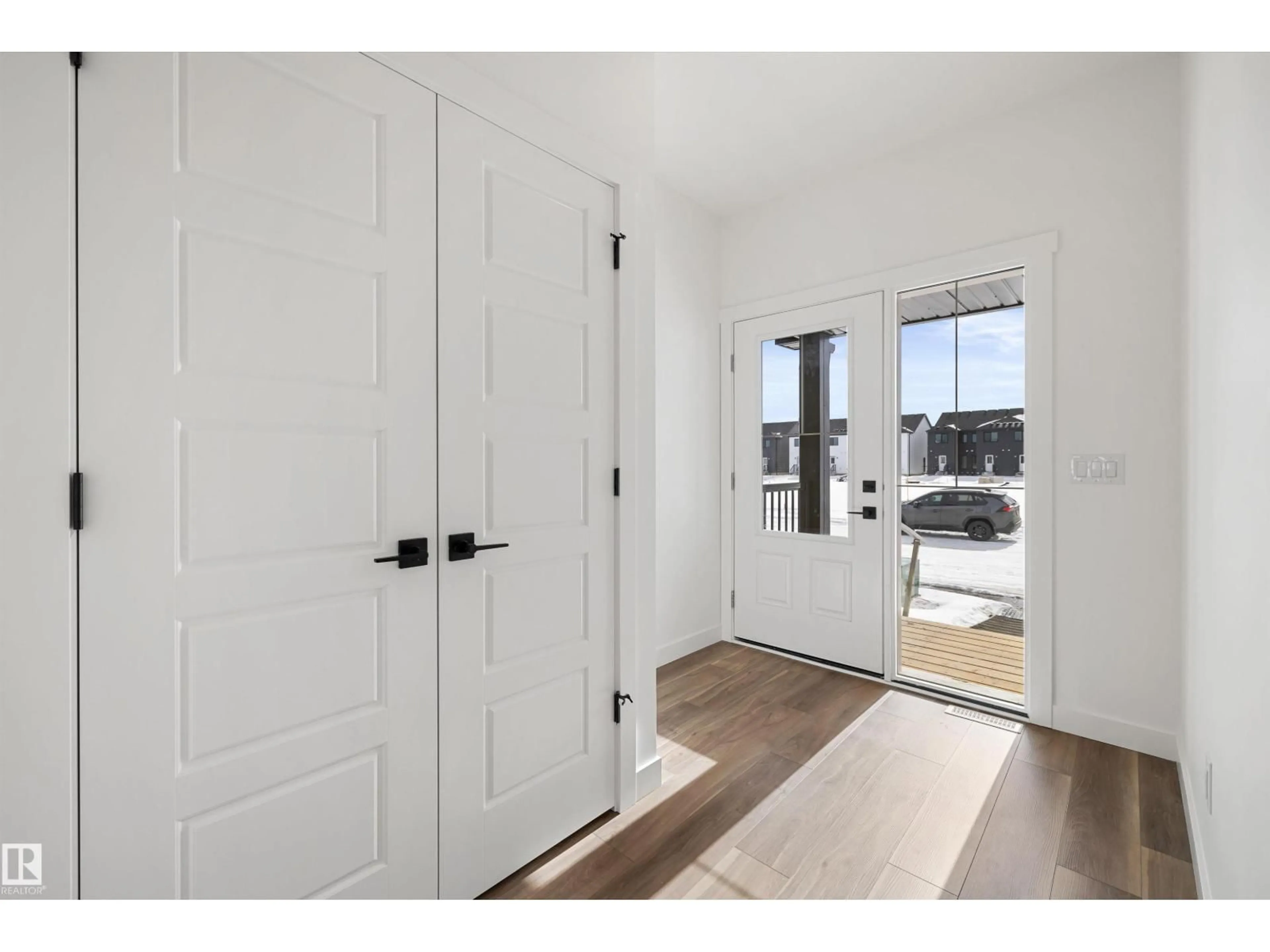 Indoor entryway for NE - 504 176 AV, Edmonton Alberta T5Y4J7