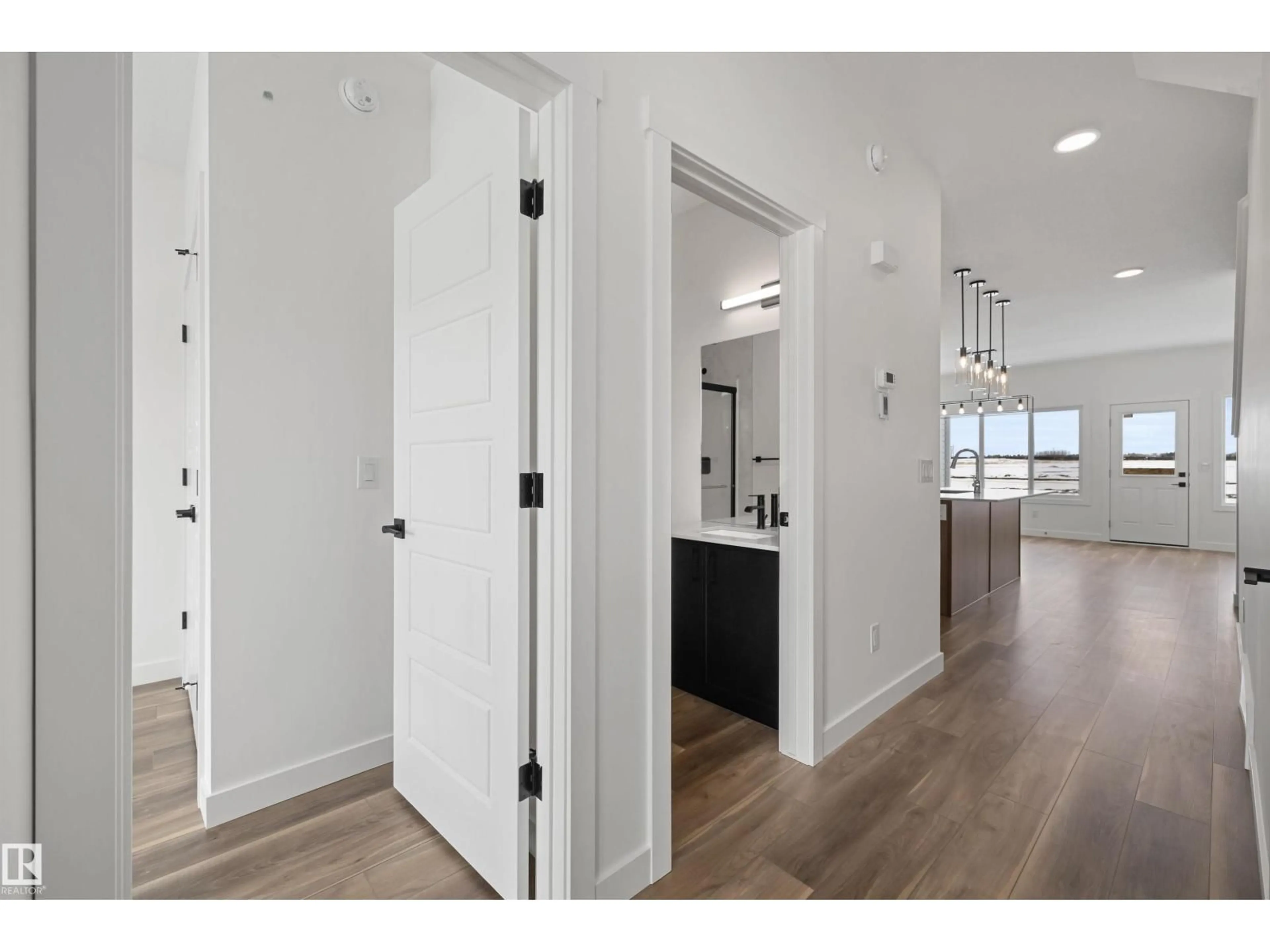 Indoor entryway for NE - 504 176 AV, Edmonton Alberta T5Y4J7