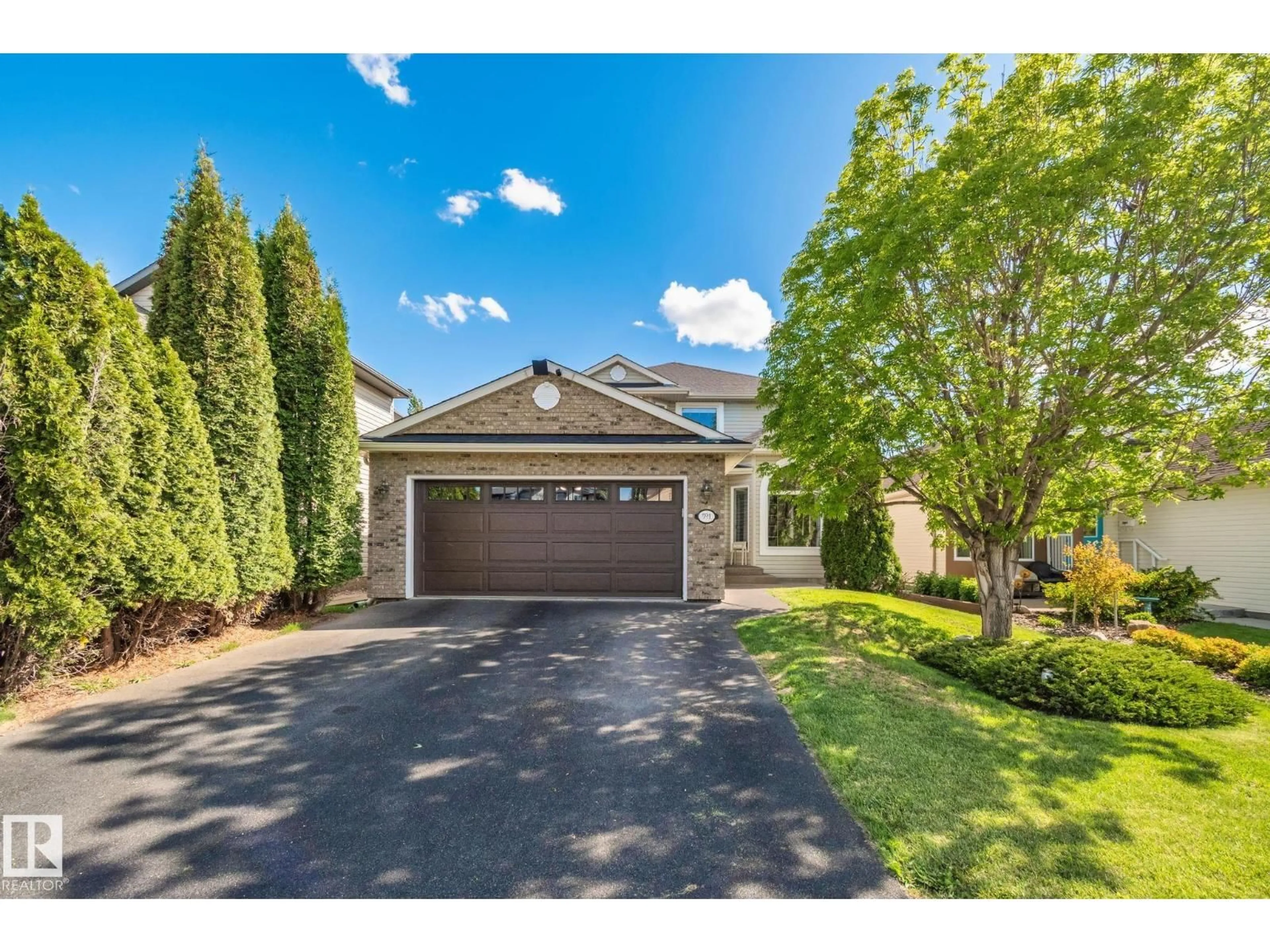 A pic from outside/outdoor area/front of a property/back of a property/a pic from drone, street for 591 BYRNE CR, Edmonton Alberta T6W1E7