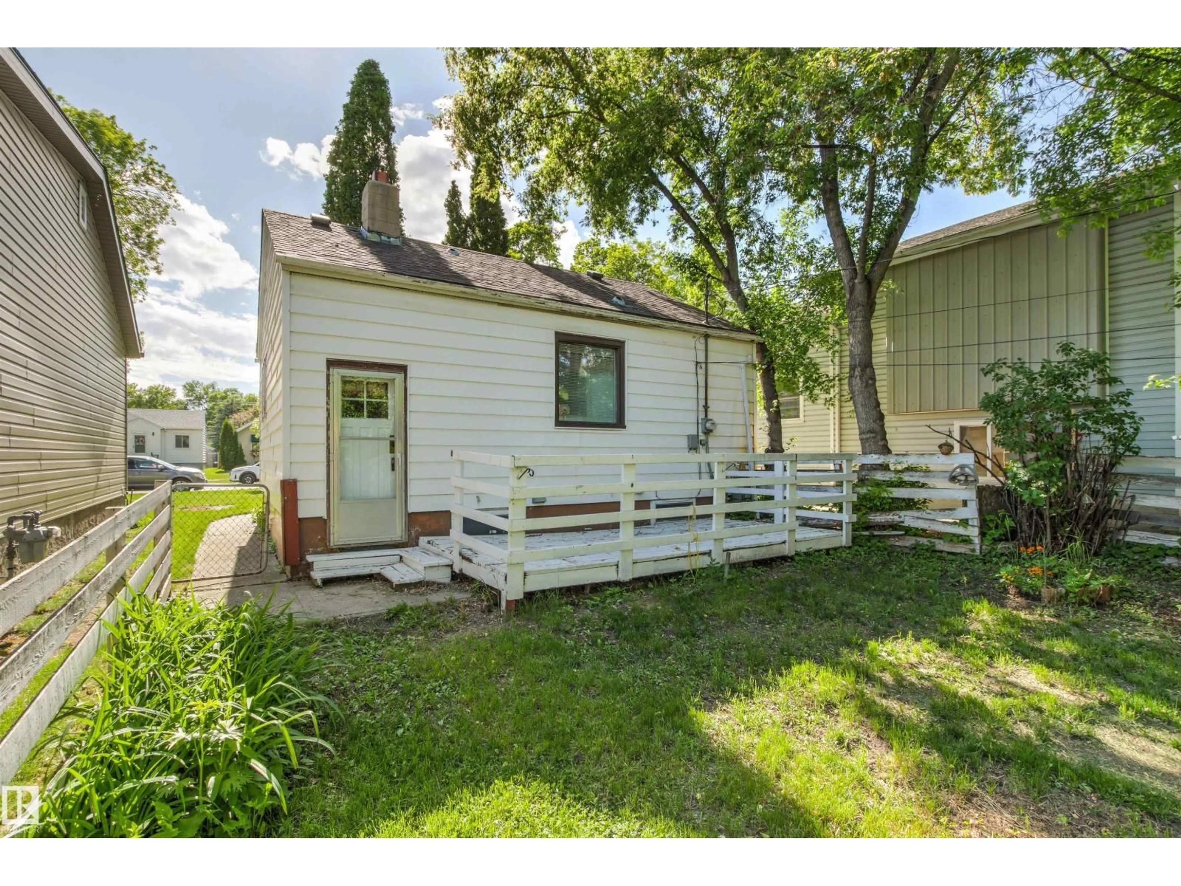 Unknown for NW - 11417 65 ST, Edmonton Alberta T5W4K7