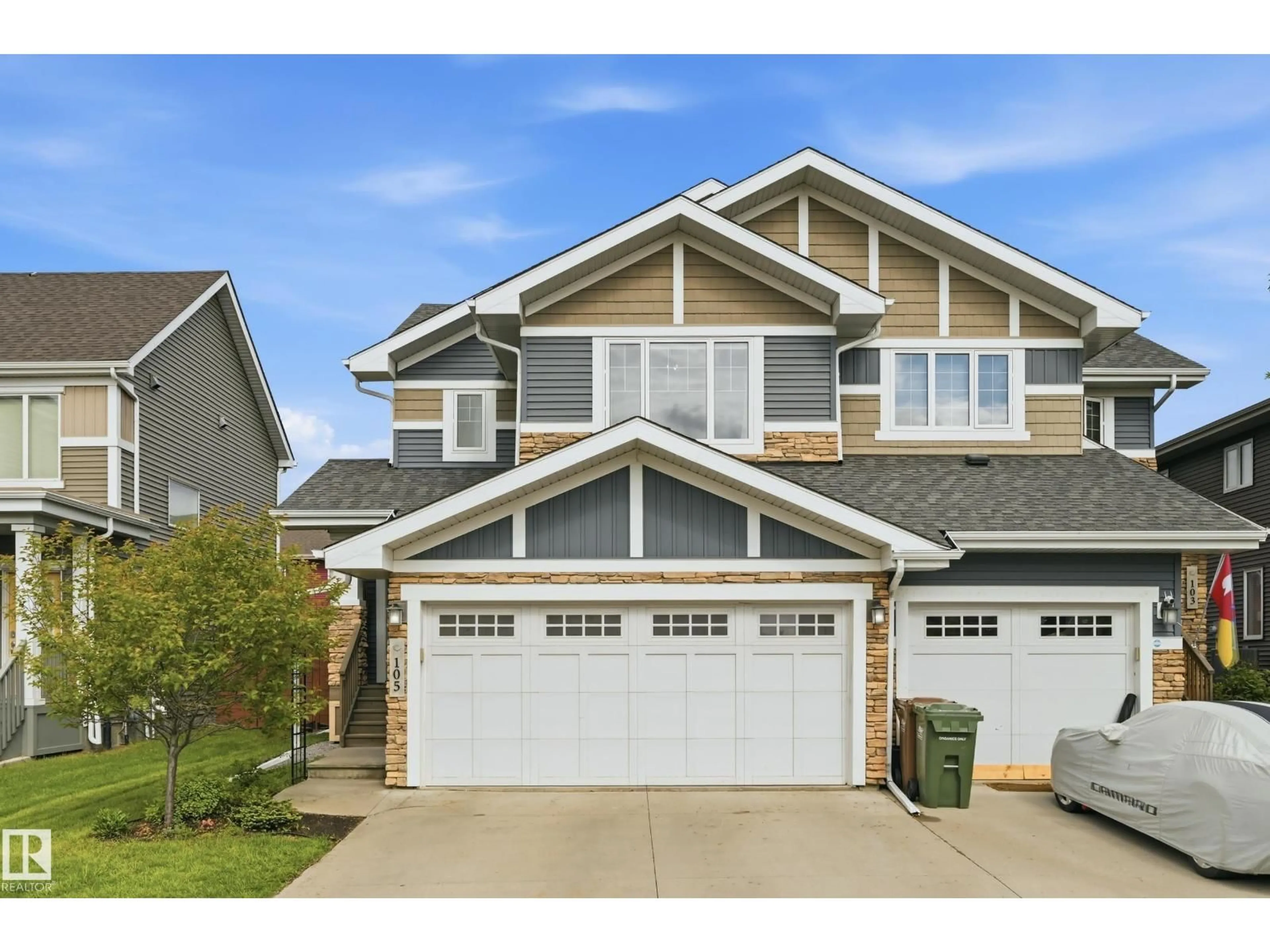 Home with vinyl exterior material, street for 105 JAMES CR, St. Albert Alberta T8N7S6