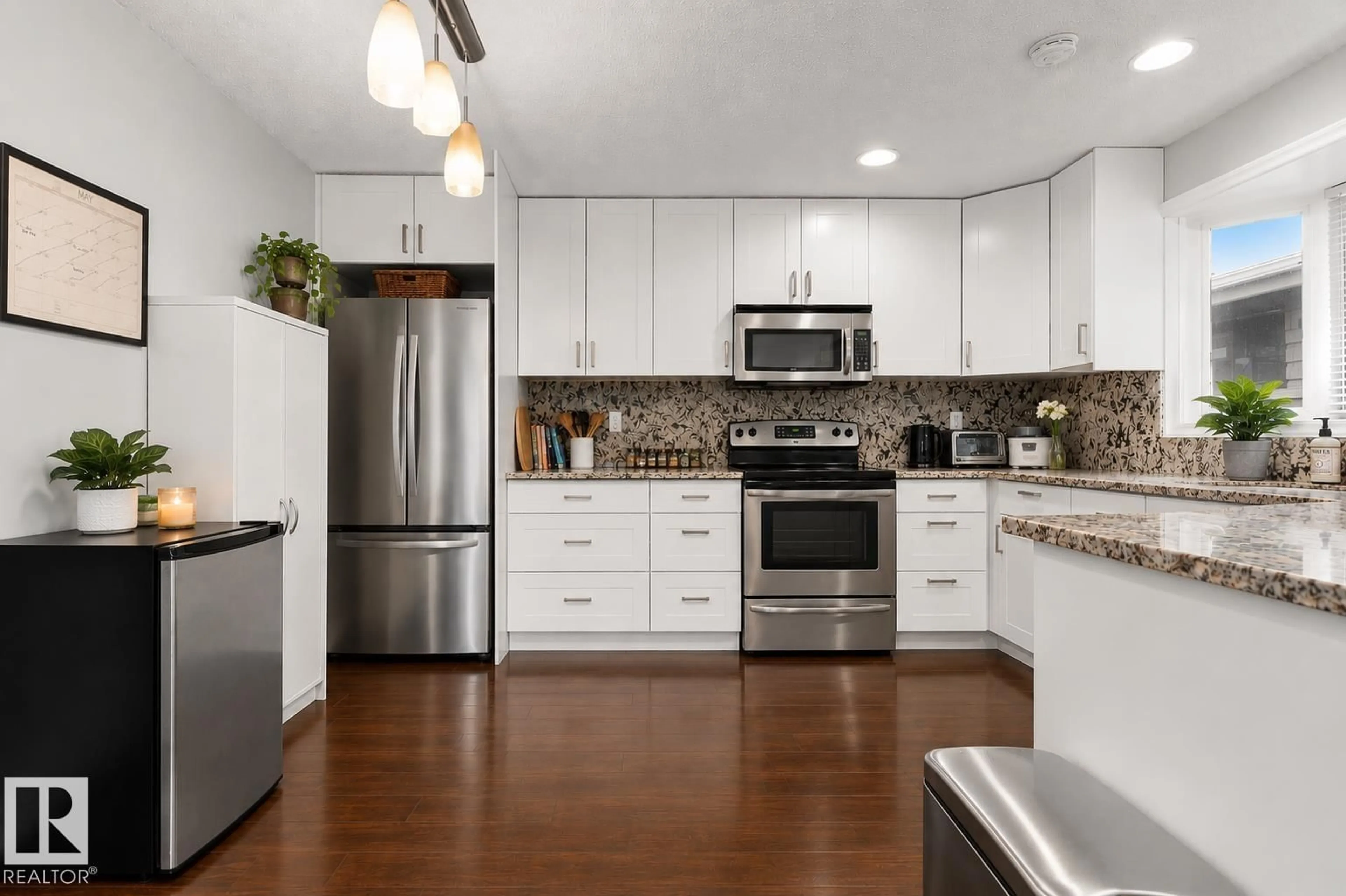 Open concept kitchen, unknown for NW - 11234 40 AV, Edmonton Alberta T6J0R2