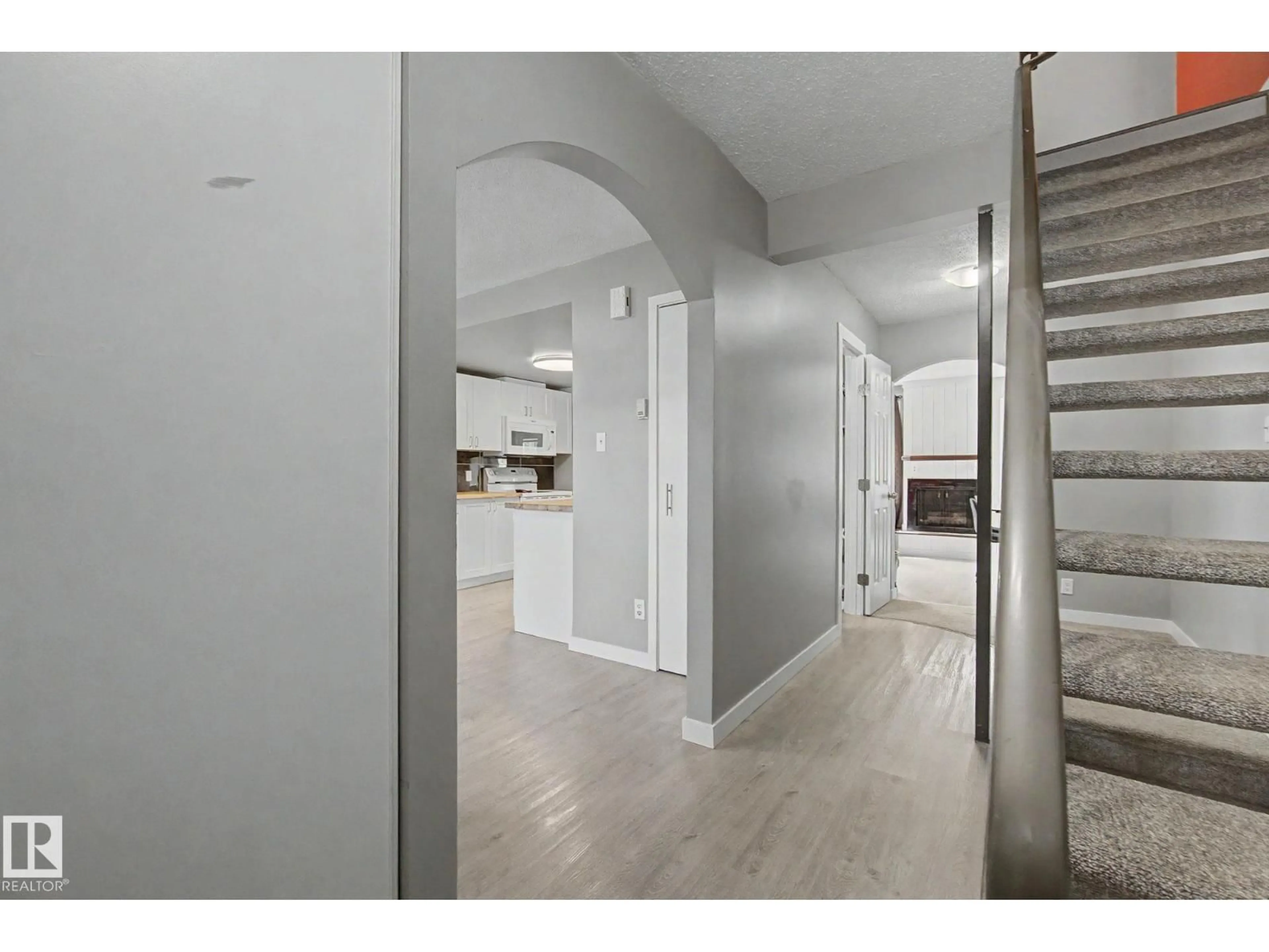 Indoor entryway for 4315 46 ST, Stony Plain Alberta T7Z1J5