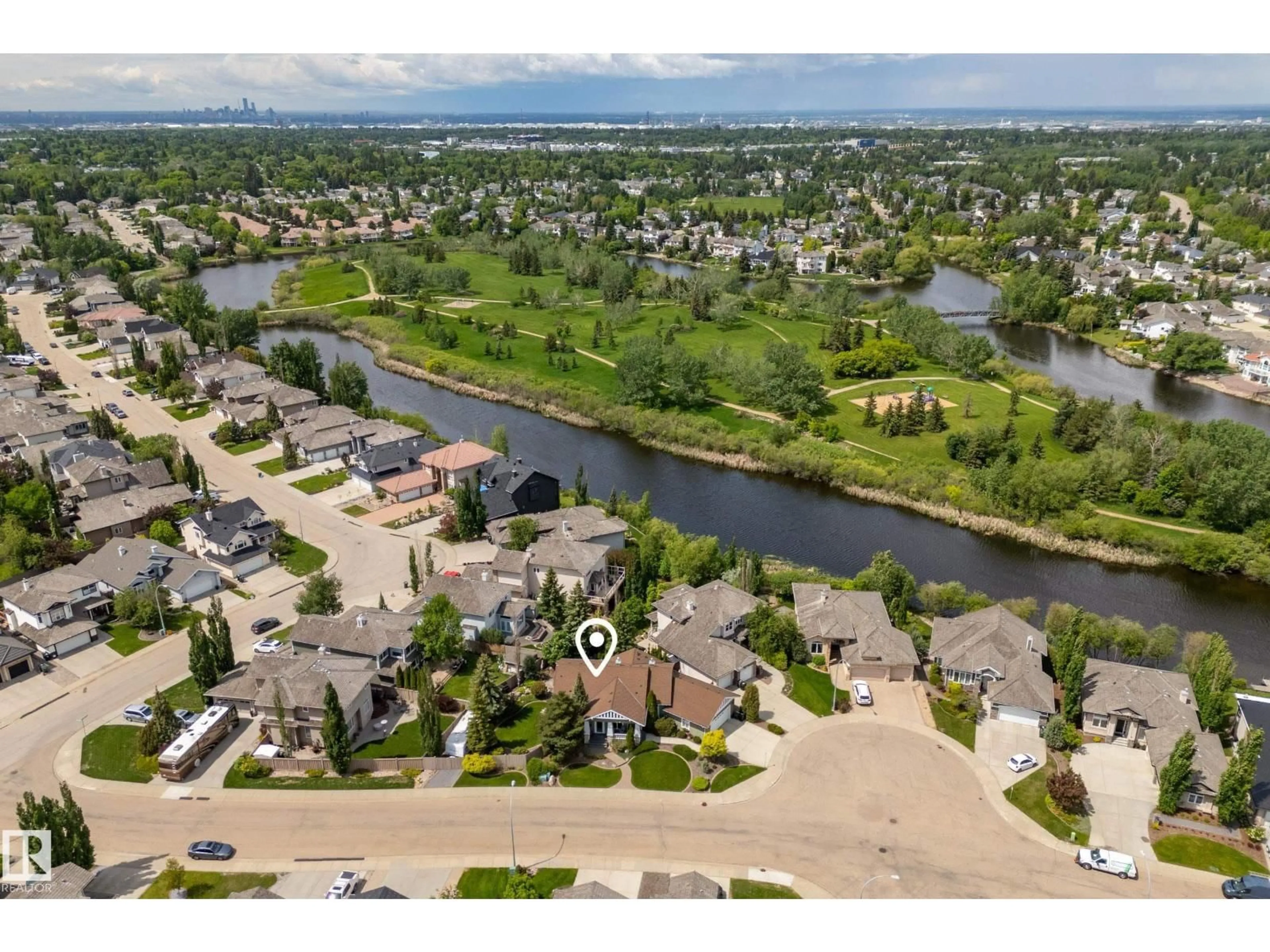 A pic from outside/outdoor area/front of a property/back of a property/a pic from drone, water/lake/river/ocean view for 76 NOTTINGHAM, Sherwood Park Alberta T8A6N2