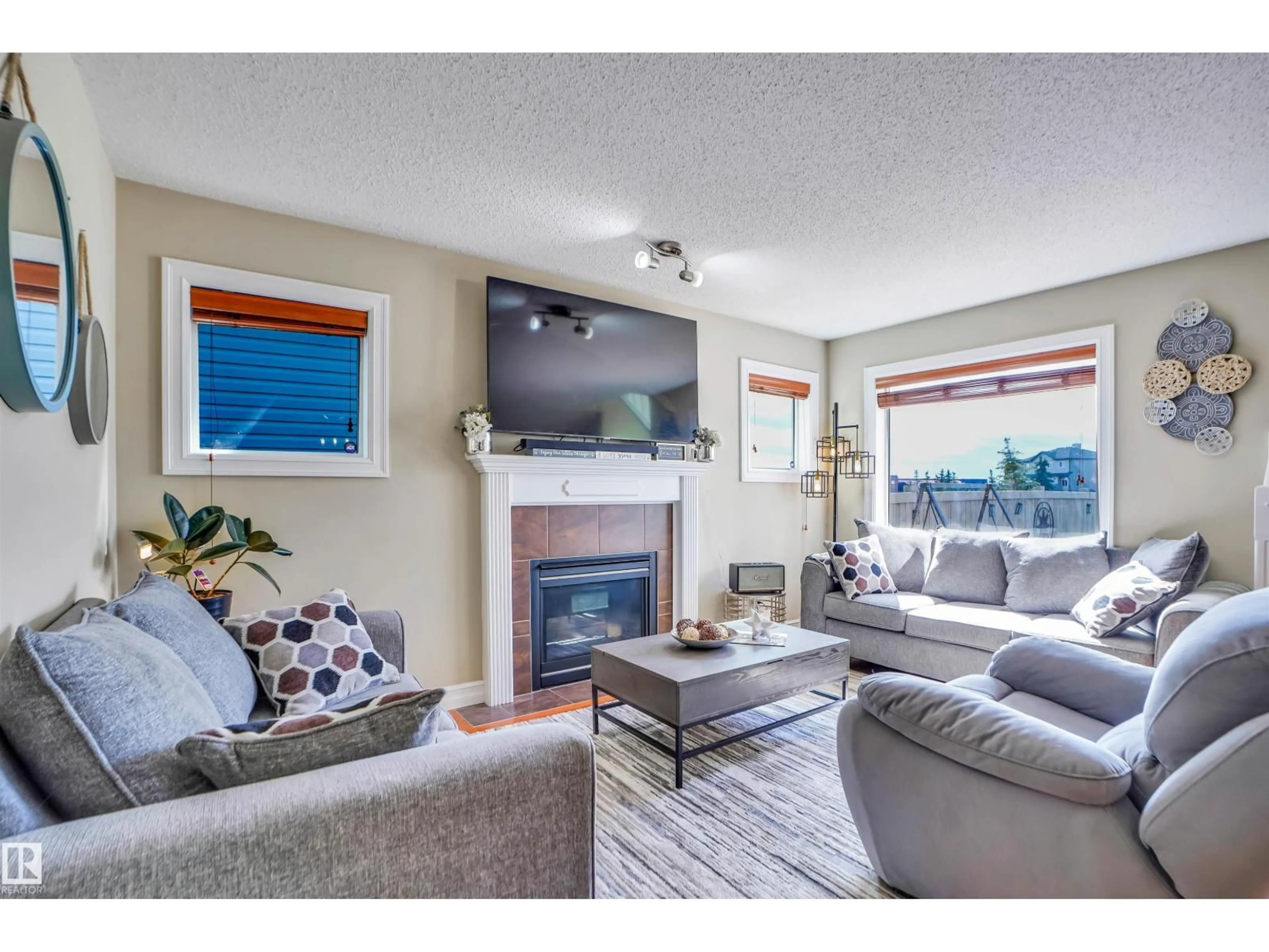 Living room with furniture, unknown for 10114 93 MORINVILLE ST, Morinville Alberta T8R0C4