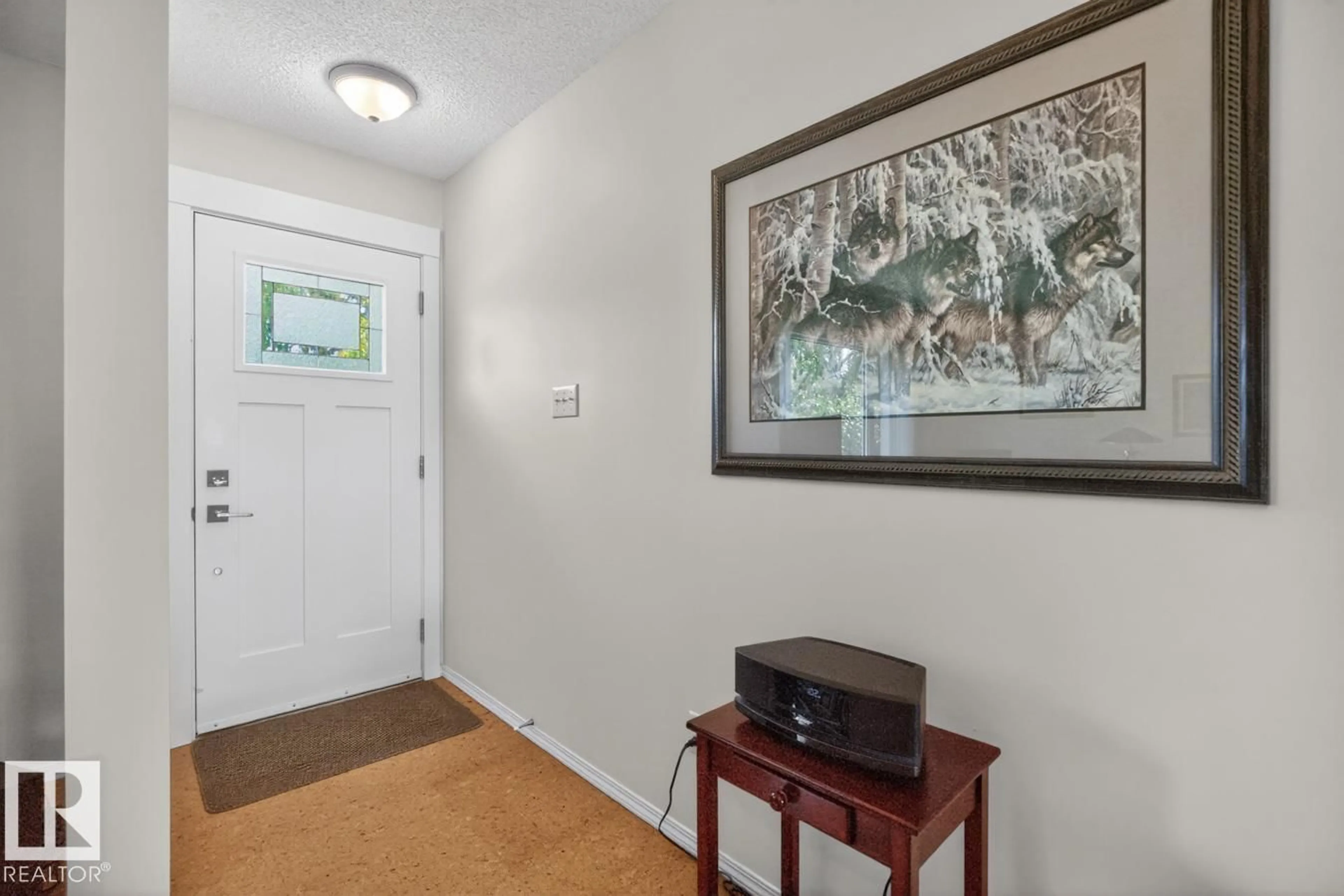 Indoor entryway for 9523 52 ST, Edmonton Alberta T6B1G8