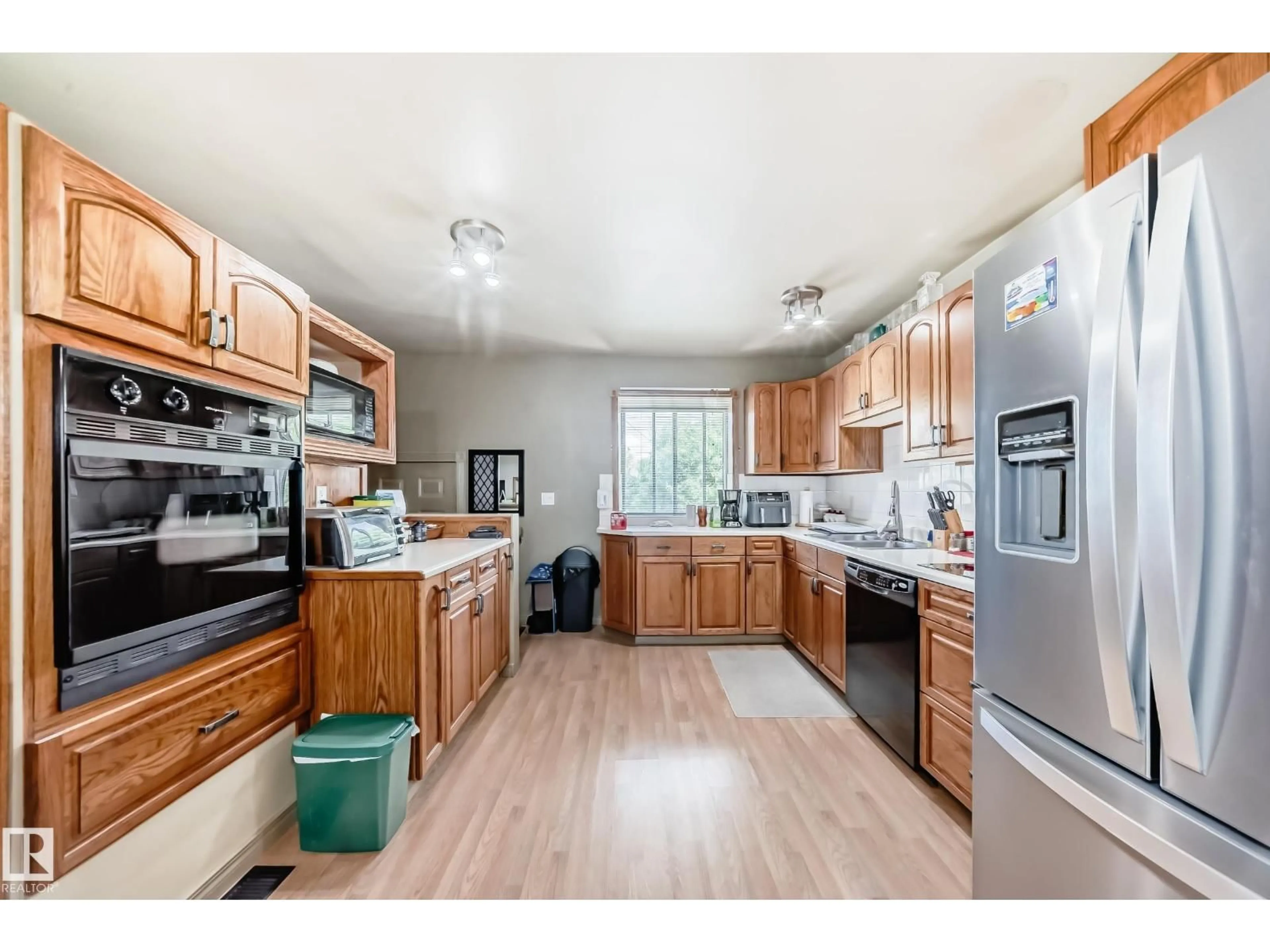 Unknown for 12137 44 ST, Edmonton Alberta T5W2T2