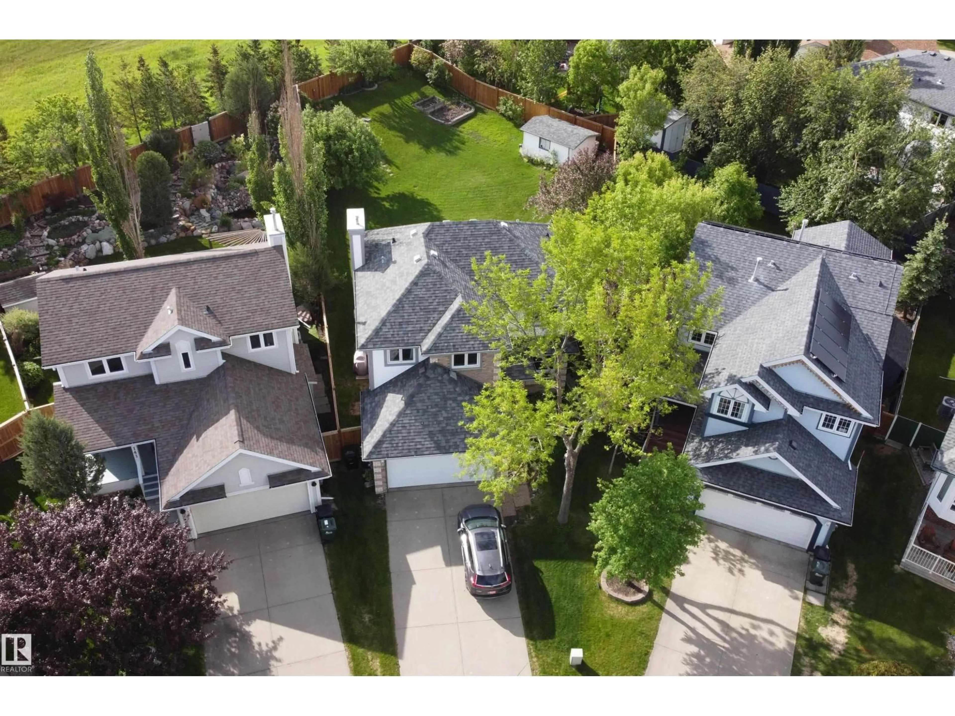 A pic from outside/outdoor area/front of a property/back of a property/a pic from drone, street for 139 LILAC LN, Sherwood Park Alberta T8H1W1