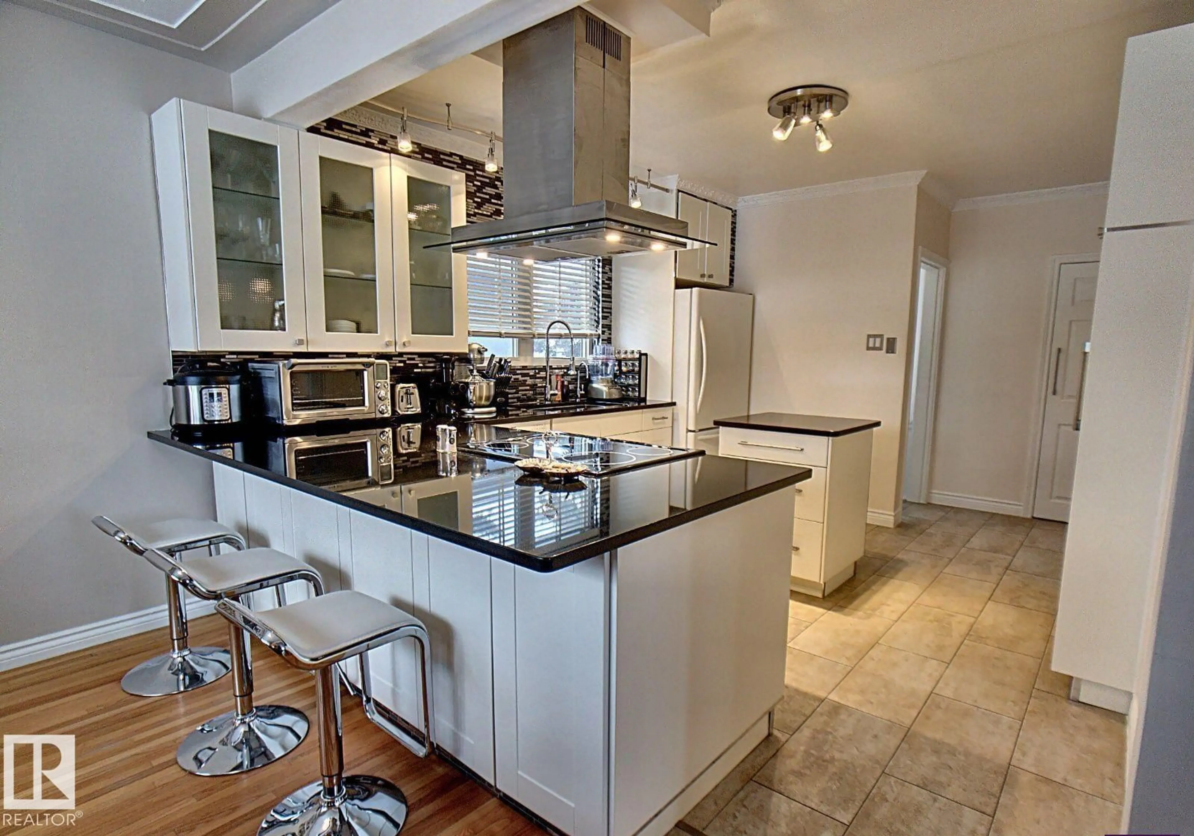 Contemporary kitchen, ceramic/tile floor for 6704 93 ST, Edmonton Alberta T6E3B4