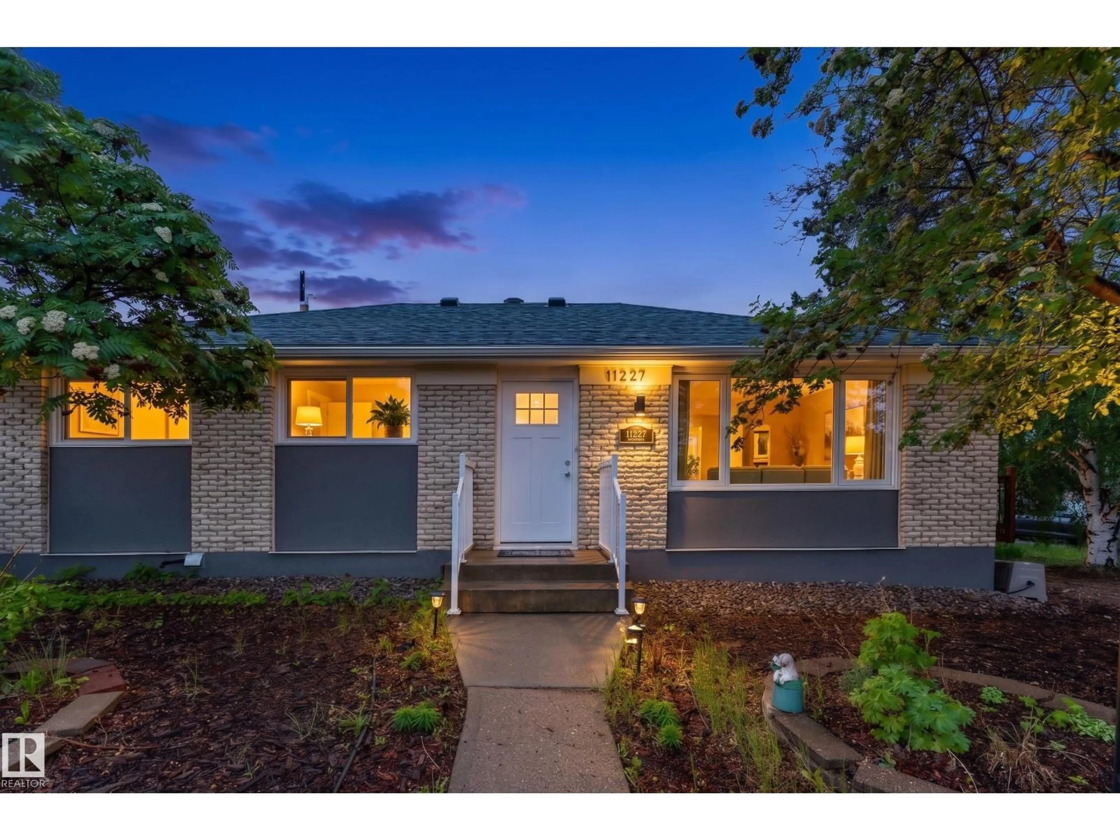 Home with brick exterior material, street for 11227 40 AV, Edmonton Alberta T6J0P9